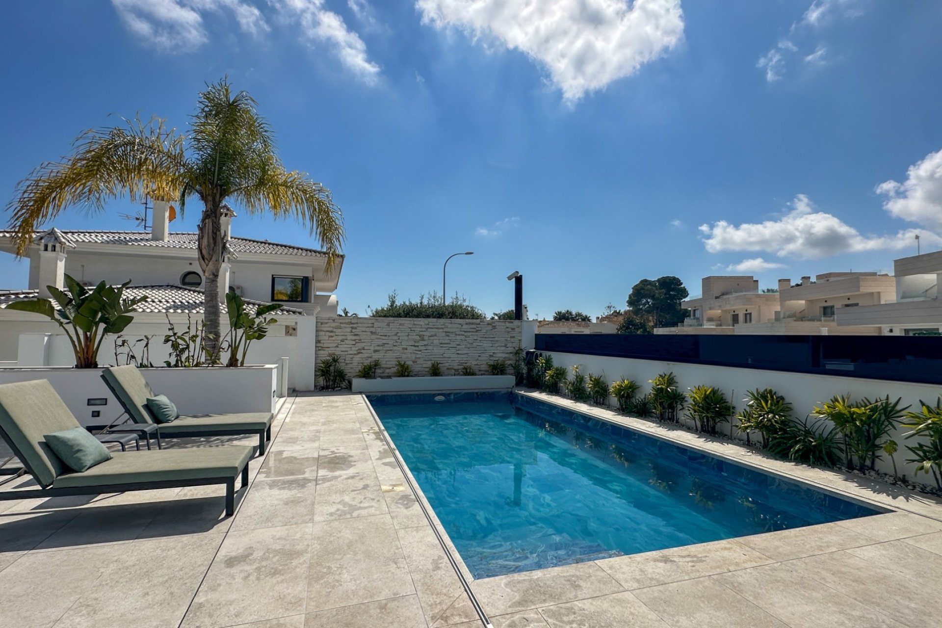 Resale - Villa -
Orihuela Costa - Costa Blanca