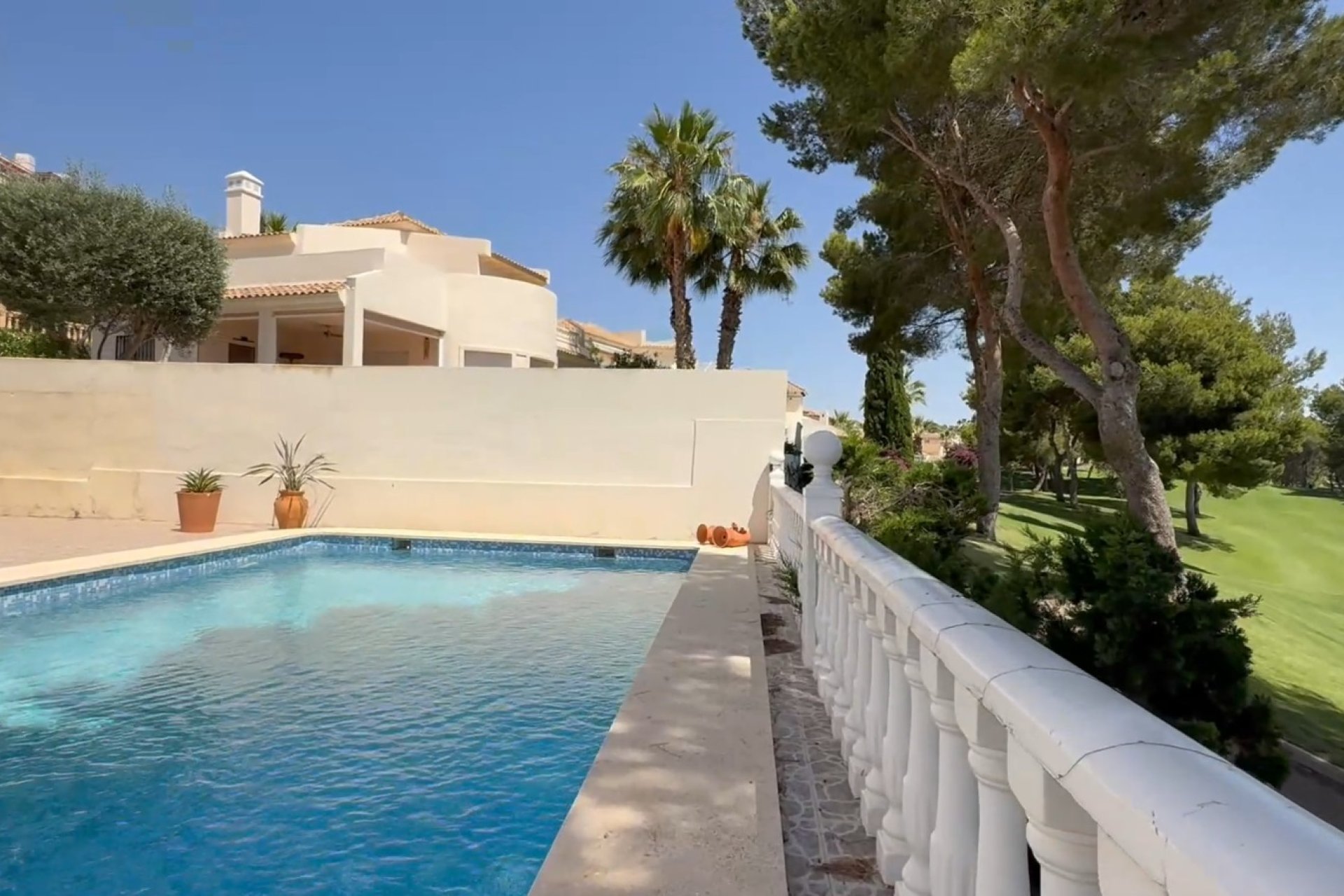 Resale - Villa -
Orihuela Costa - Costa Blanca