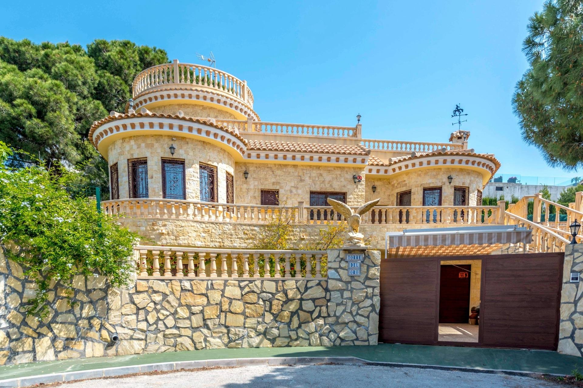 Resale - Villa -
Orihuela Costa - Costa Blanca