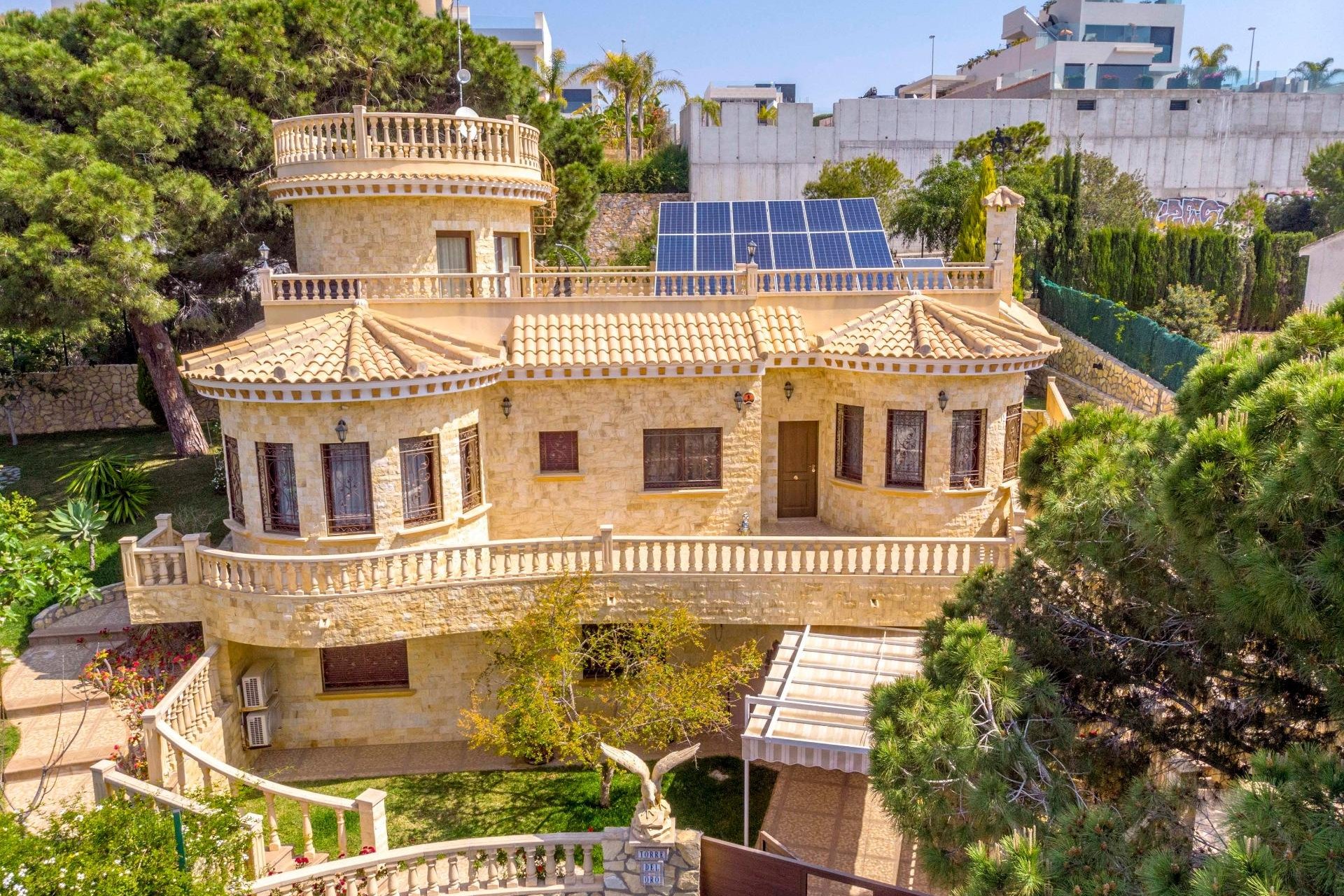 Resale - Villa -
Orihuela Costa - Costa Blanca