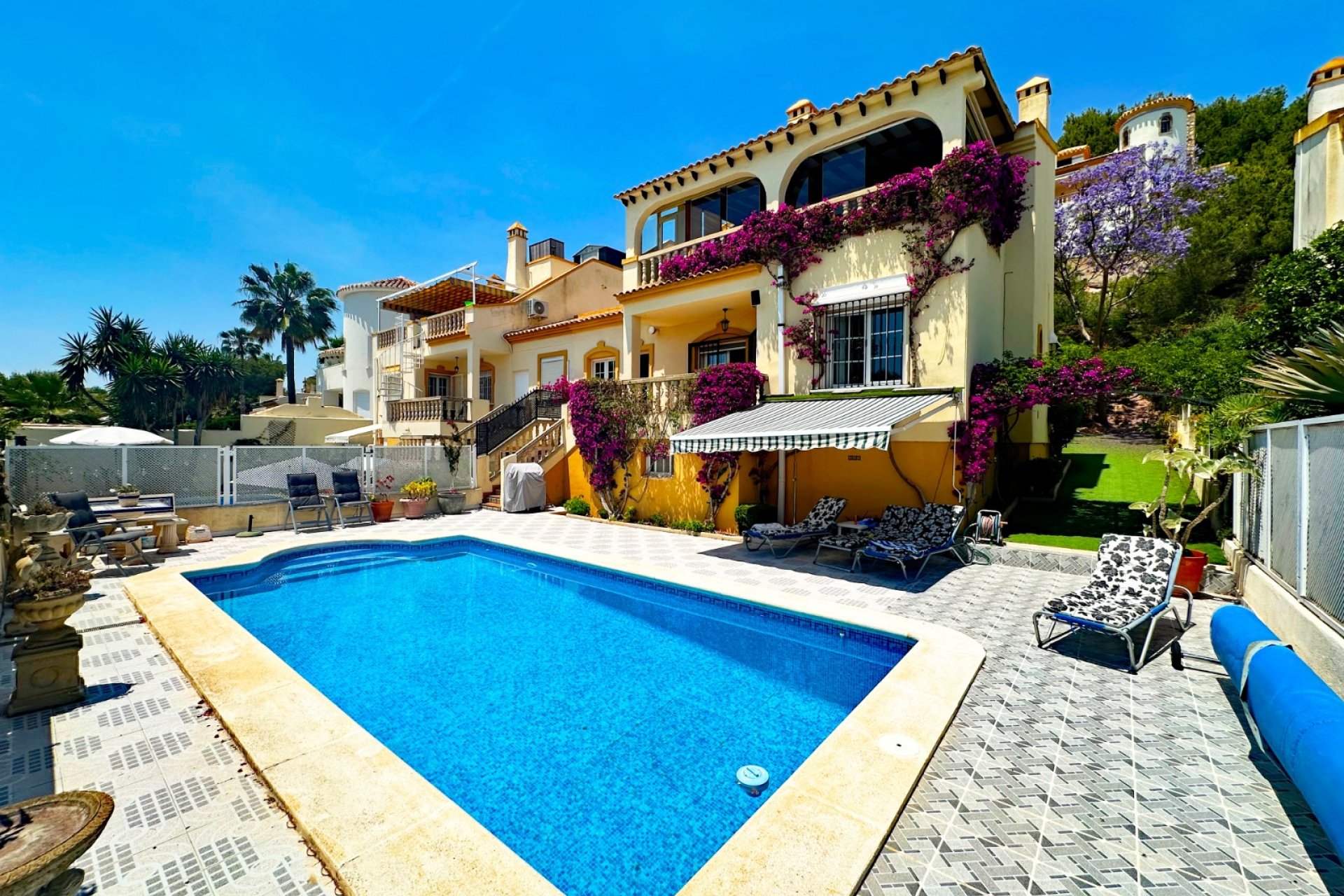 Resale - Villa -
Orihuela Costa - Costa Blanca