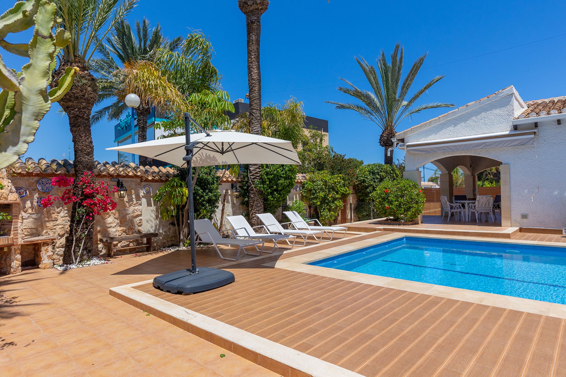 Resale - Villa -
Orihuela Costa - Costa Blanca