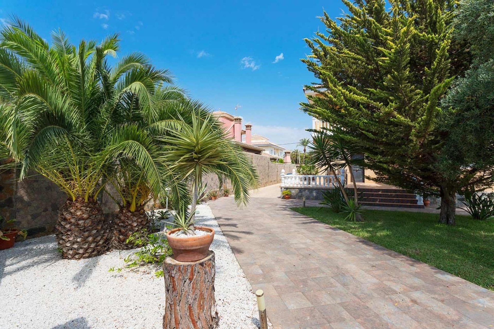 Resale - Villa -
Orihuela Costa - Costa Blanca