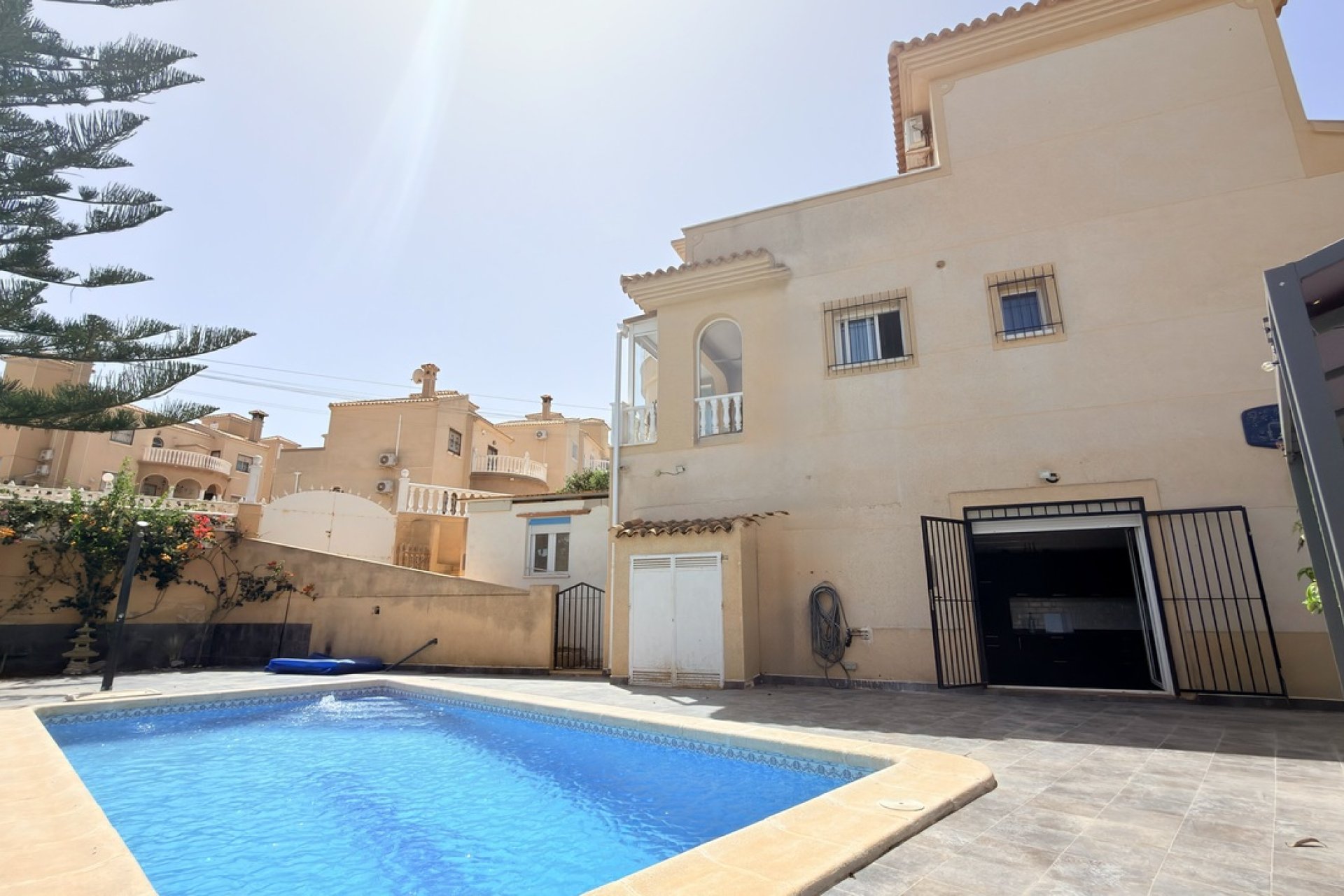 Resale - Villa -
Orihuela Costa - Costa Blanca