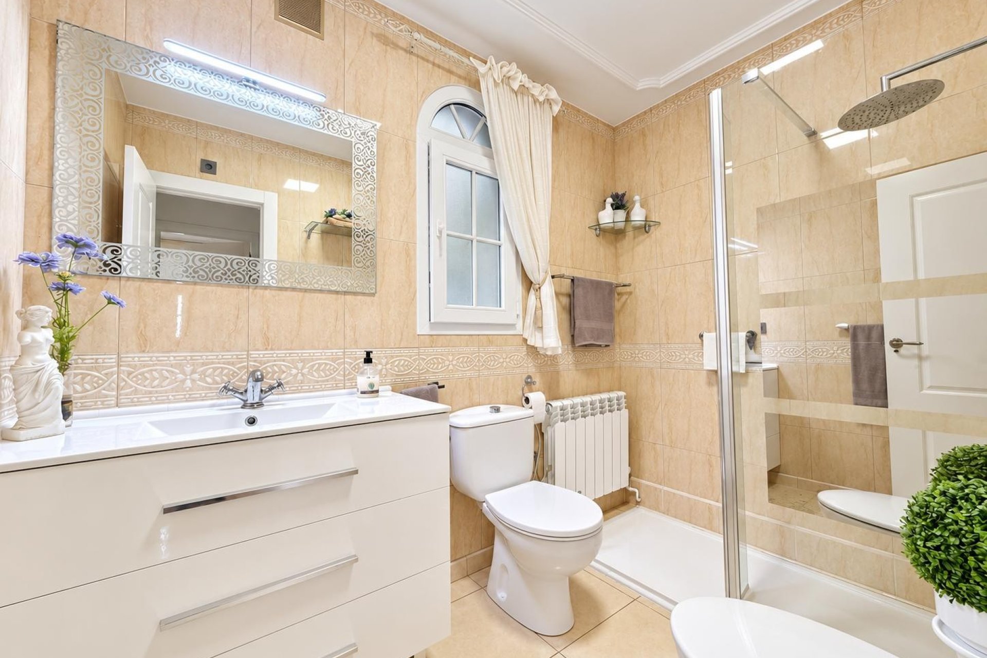 Resale - Villa -
Orihuela Costa - Costa Blanca