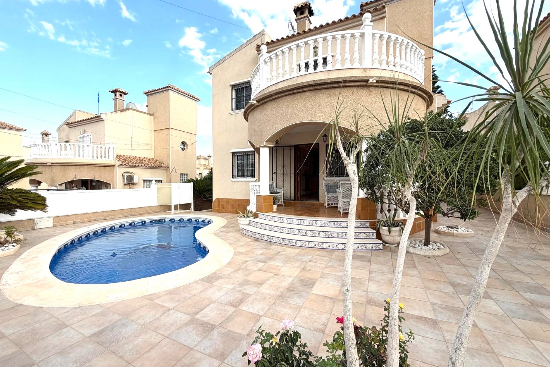 Resale - Villa -
Orihuela Costa - Costa Blanca