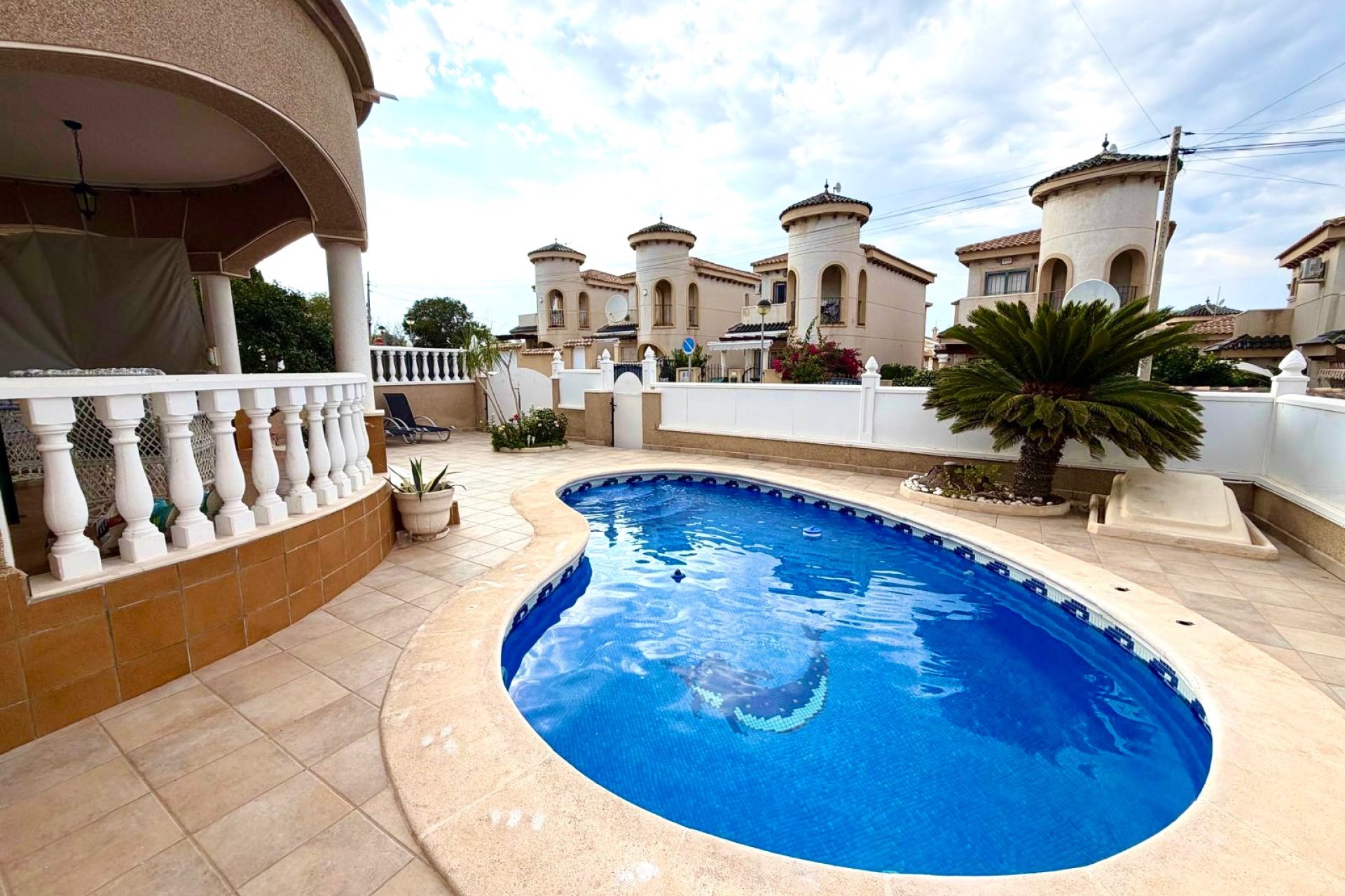 Resale - Villa -
Orihuela Costa - Costa Blanca
