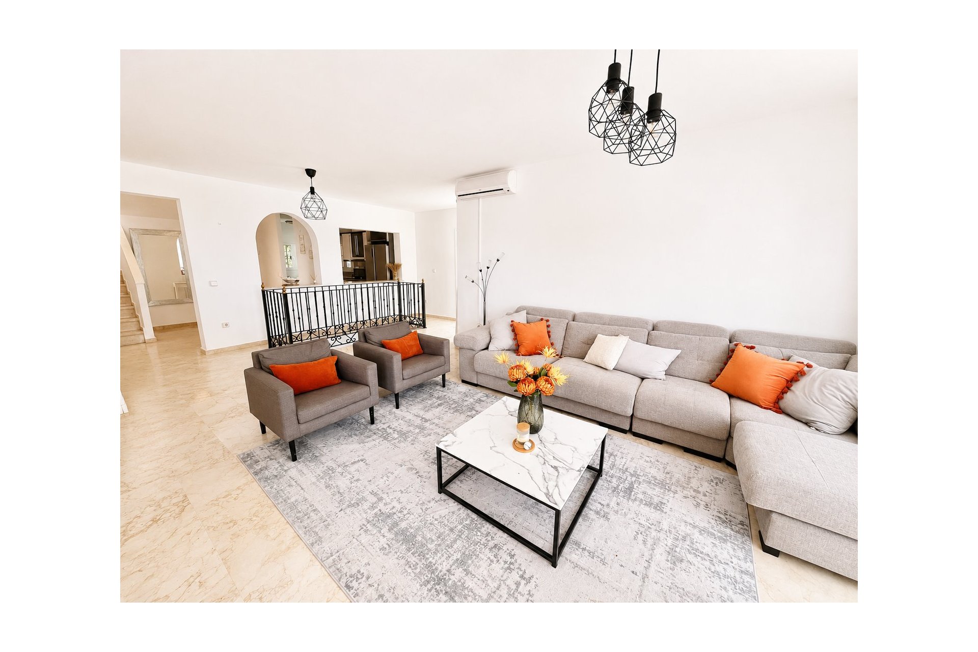 Resale - Villa -
Orihuela Costa - Costa Blanca