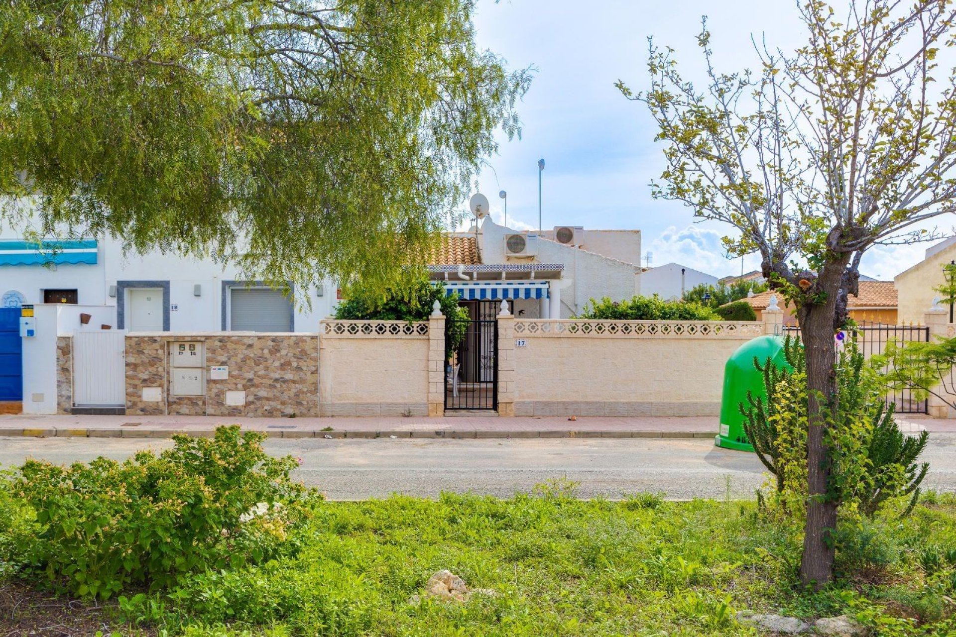 Resale - Villa -
Orihuela Costa - La Florida