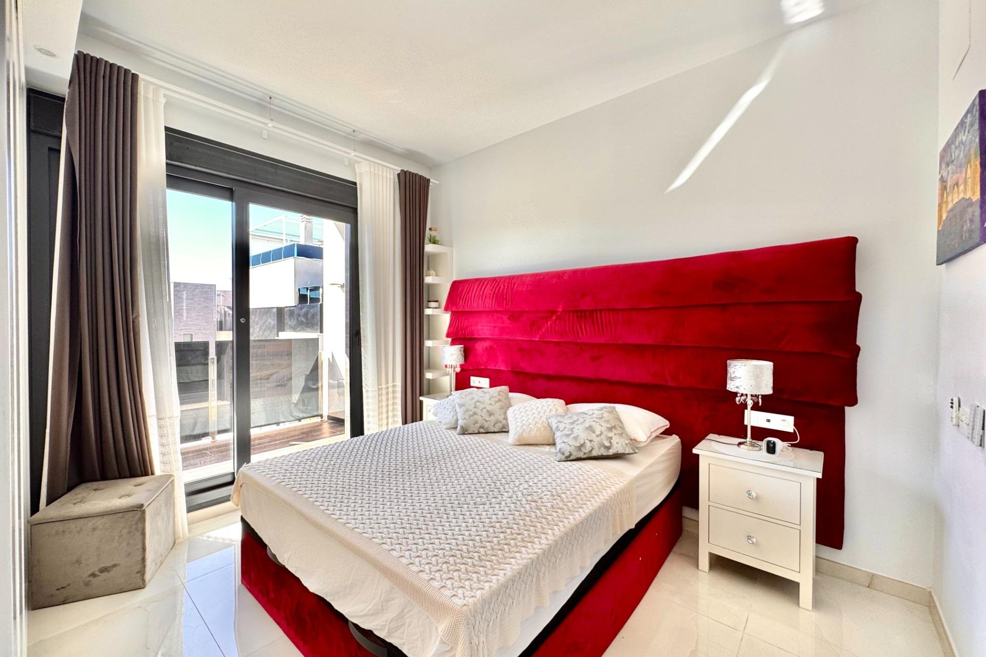 Resale - Villa -
Orihuela Costa - Lomas de Cabo Roig