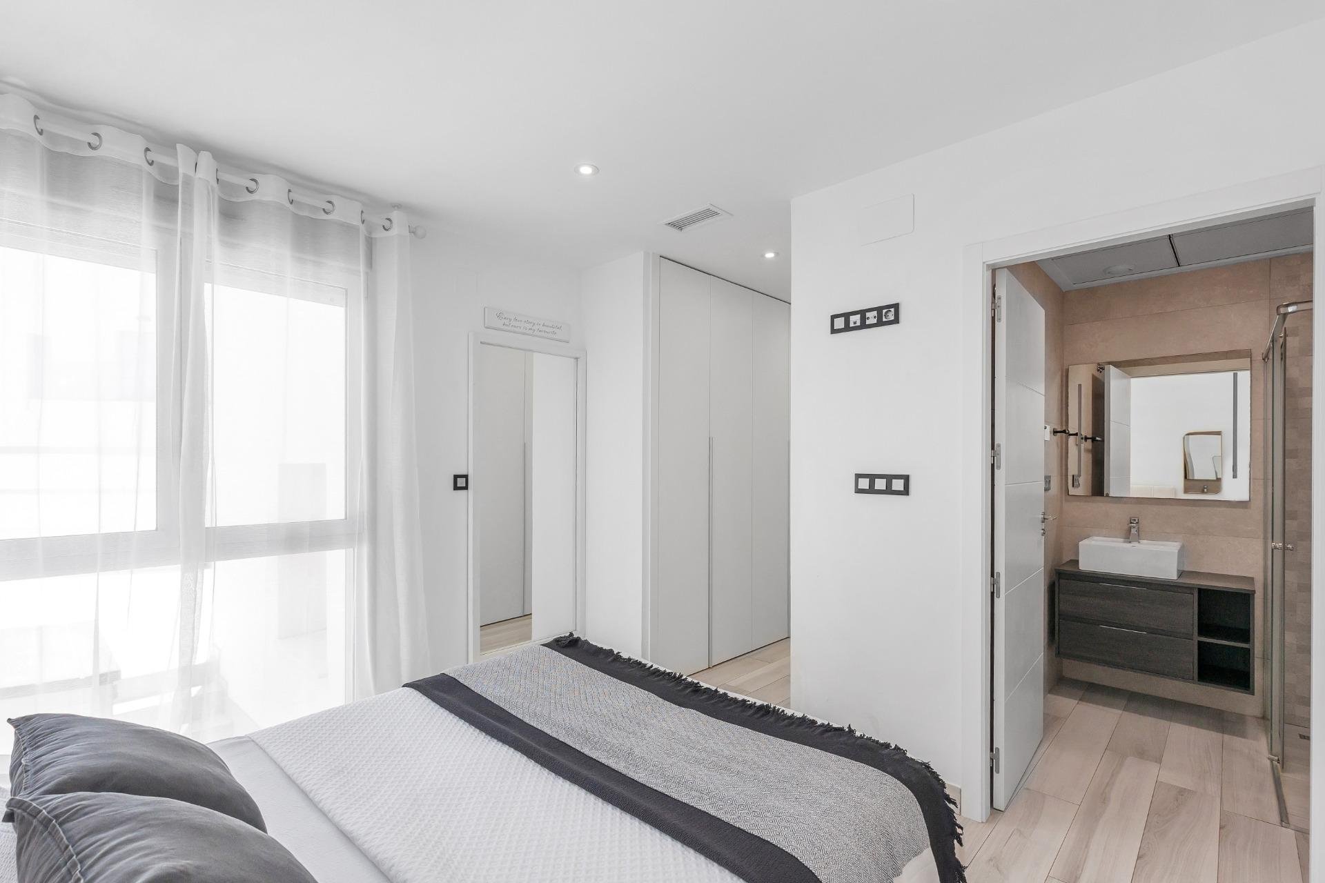 Resale - Villa -
Orihuela Costa - Lomas de Cabo Roig