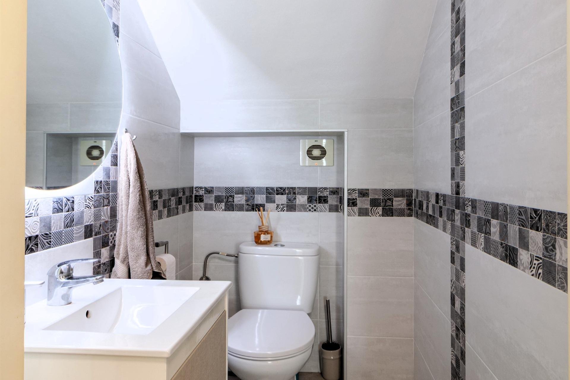 Resale - Villa -
Orihuela Costa - Los Almendros-la Florida