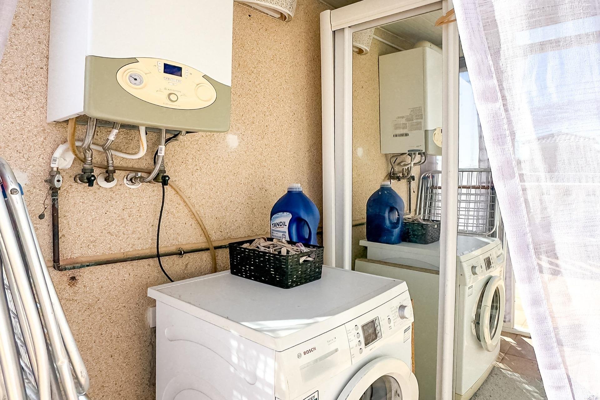 Resale - Villa -
Orihuela Costa - Los Almendros-la Florida