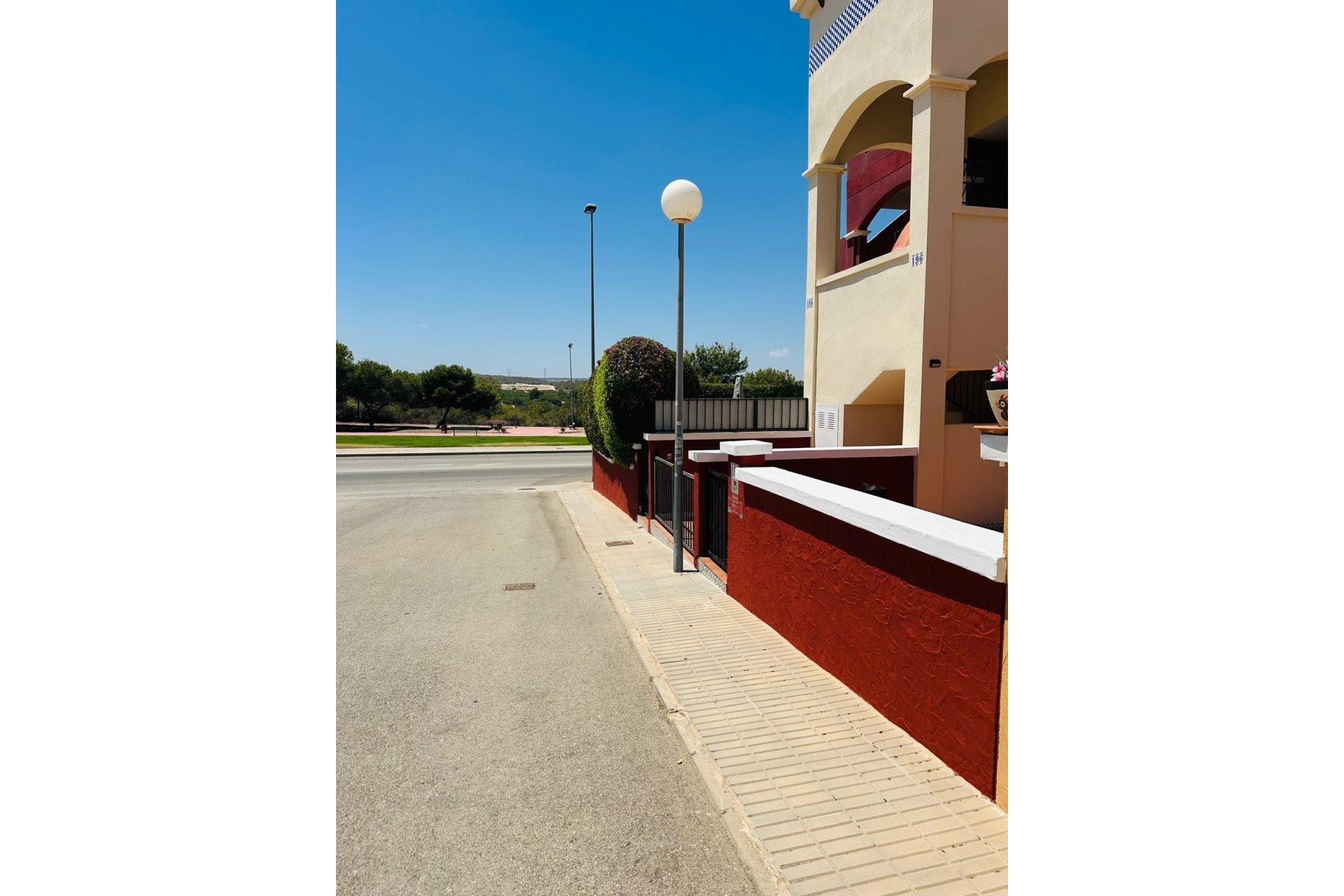 Resale - Villa -
Orihuela Costa - Los Altos