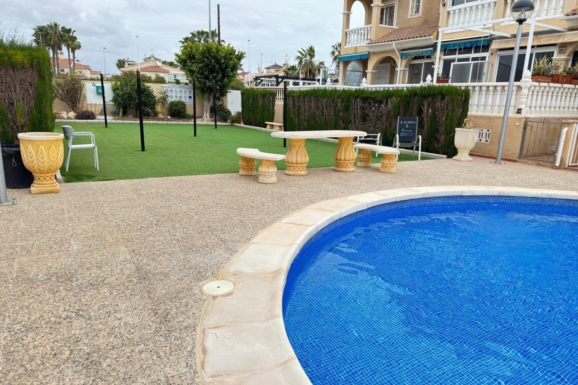 Resale - Villa -
Orihuela Costa - Playa Flamenca