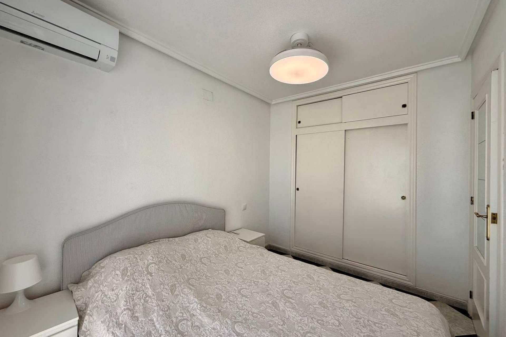 Resale - Villa -
Orihuela Costa - Playa Flamenca