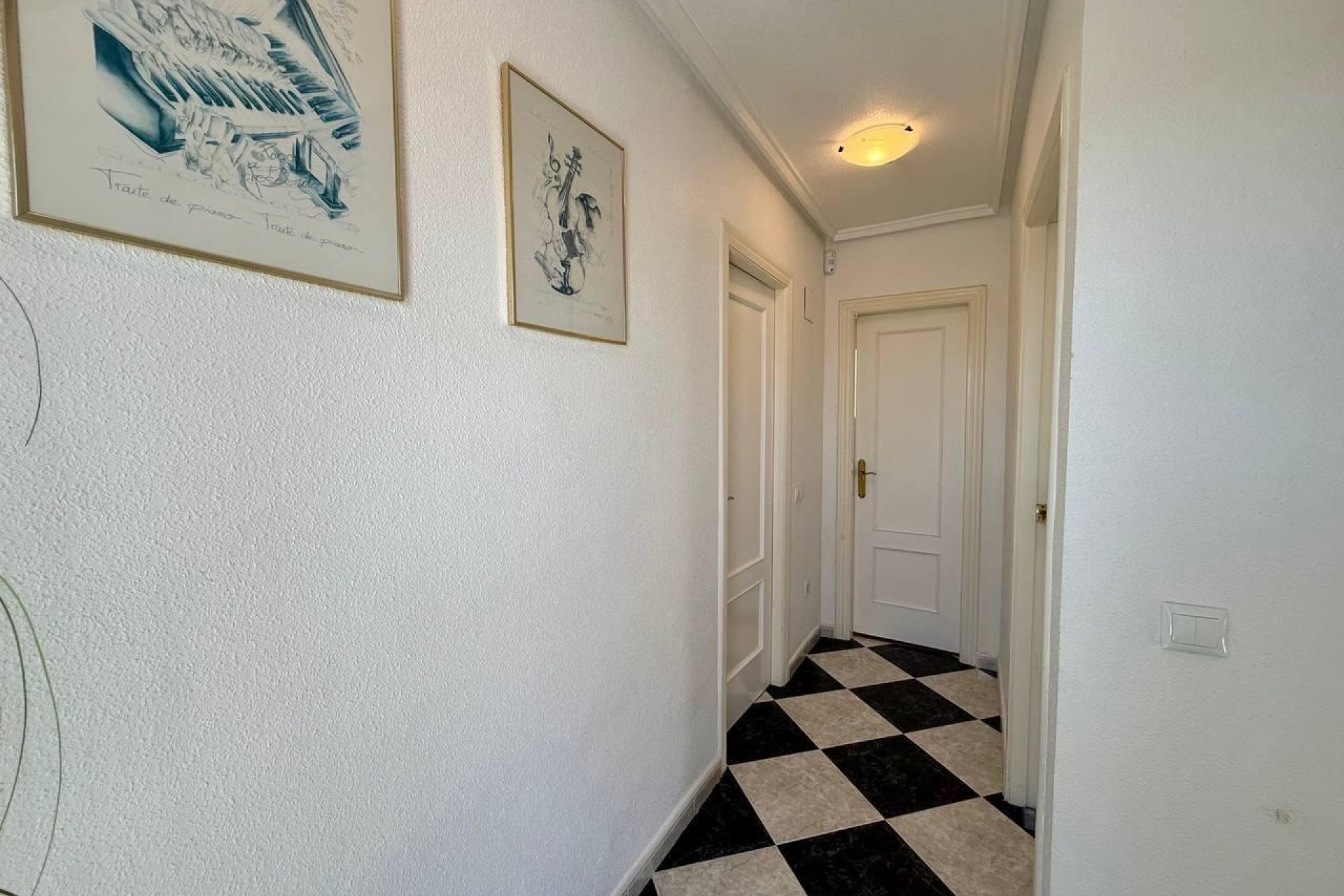 Resale - Villa -
Orihuela Costa - Playa Flamenca