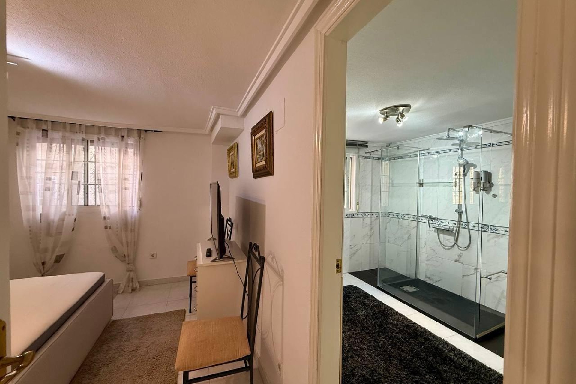 Resale - Villa -
Orihuela Costa - Playa Flamenca