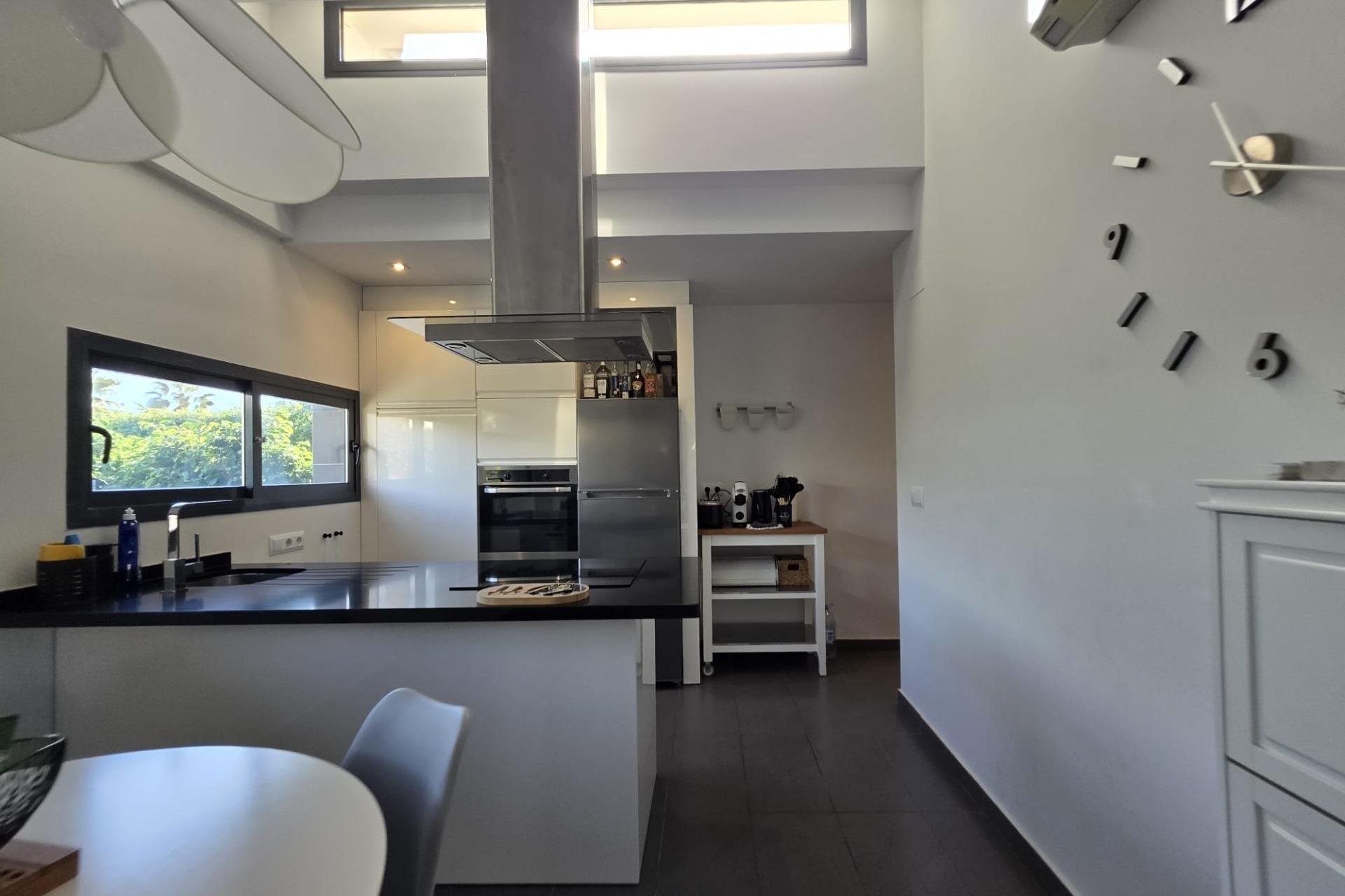 Resale - Villa -
Orihuela Costa - Villamartín