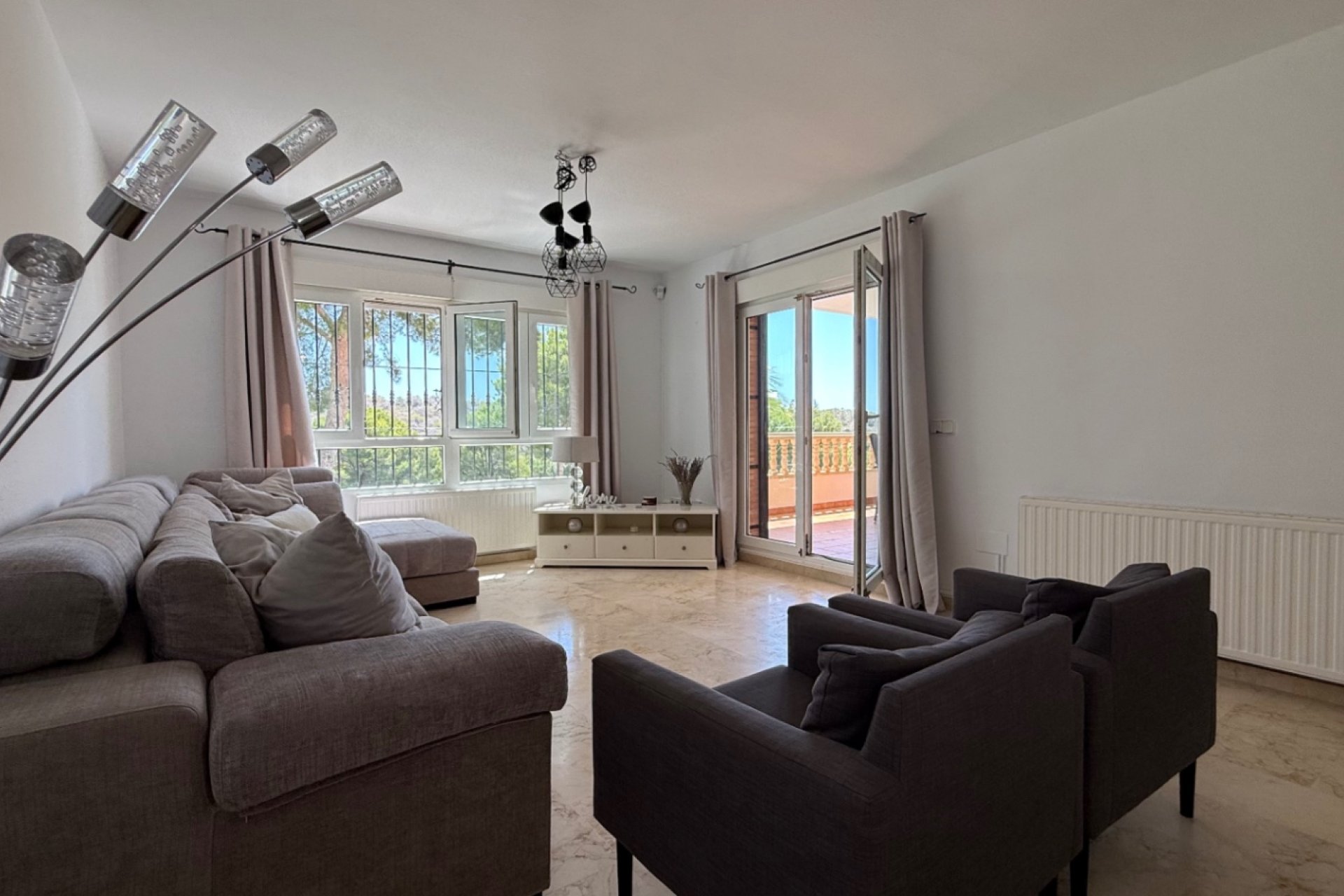 Resale - Villa -
Orihuela - Inland