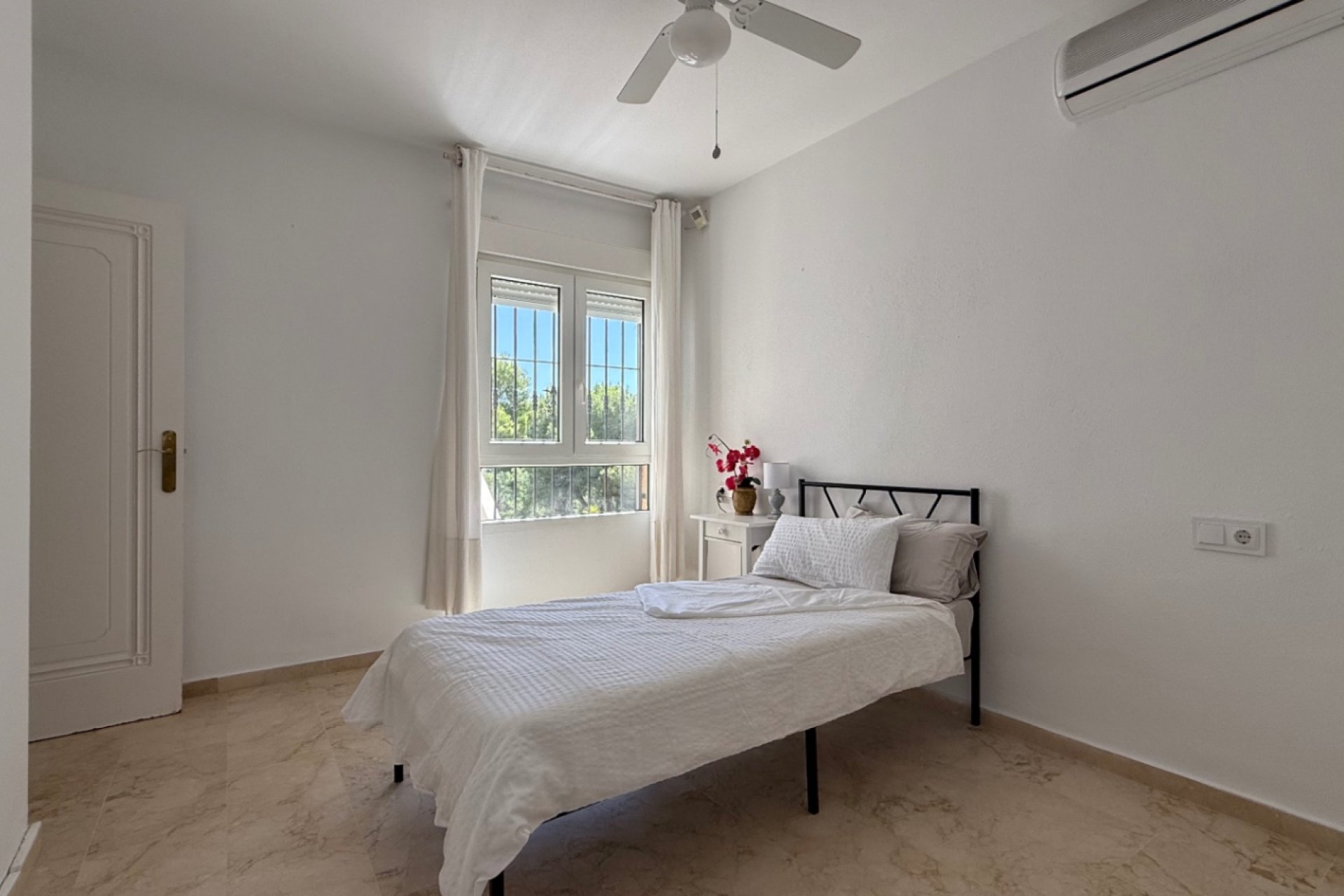 Resale - Villa -
Orihuela - Inland