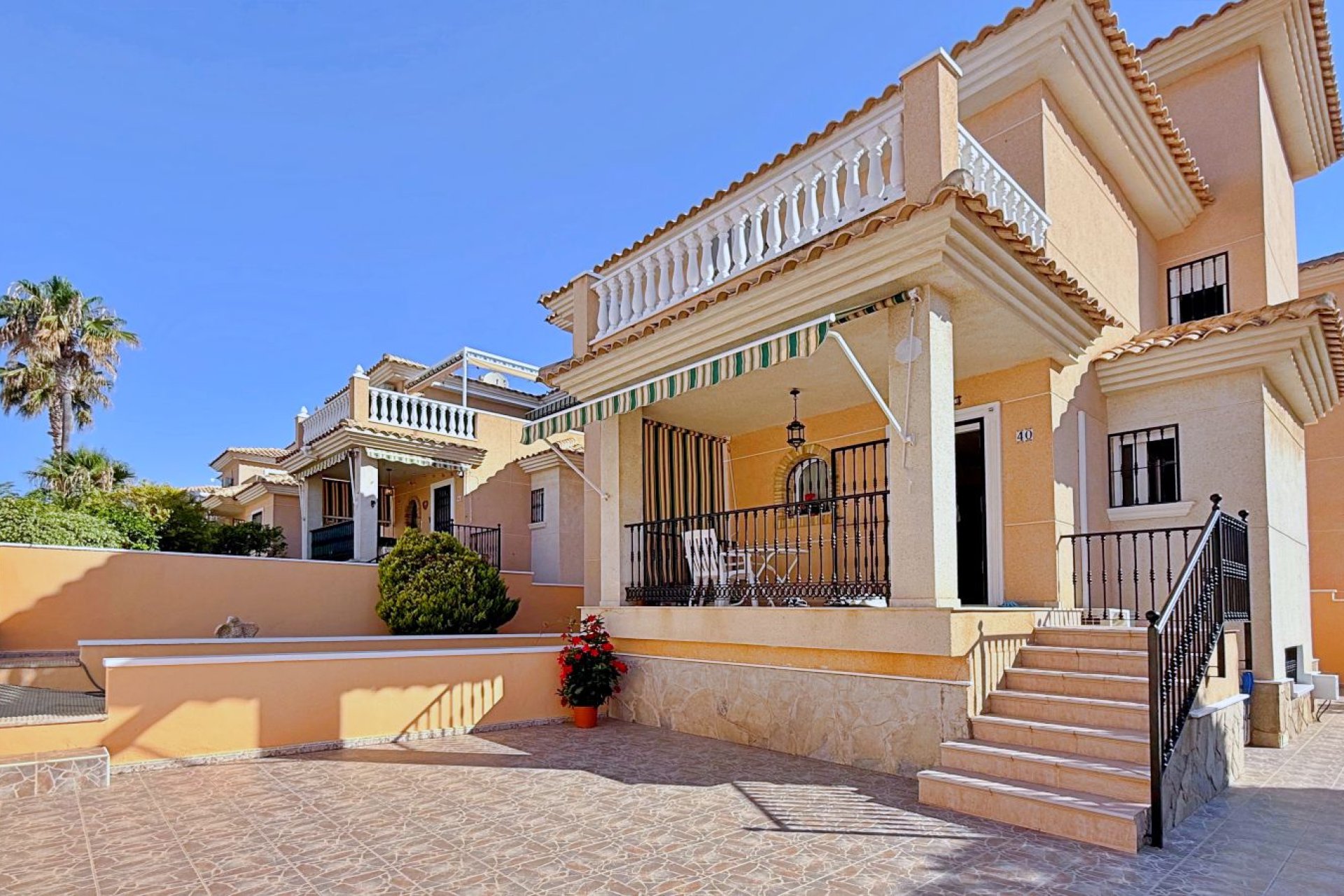 Resale - Villa -
Orihuela - Inland