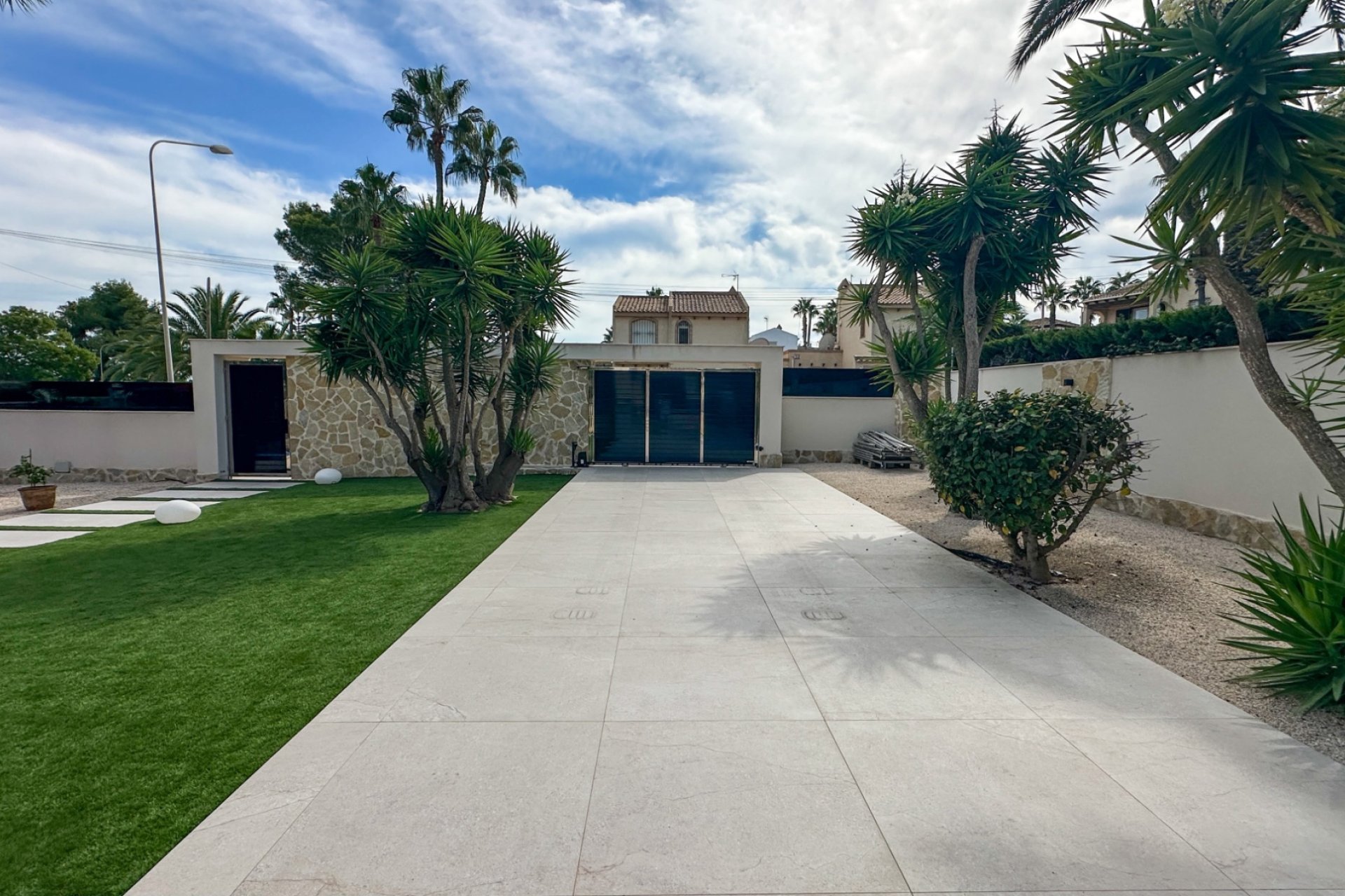 Resale - Villa -
Orihuela - Inland