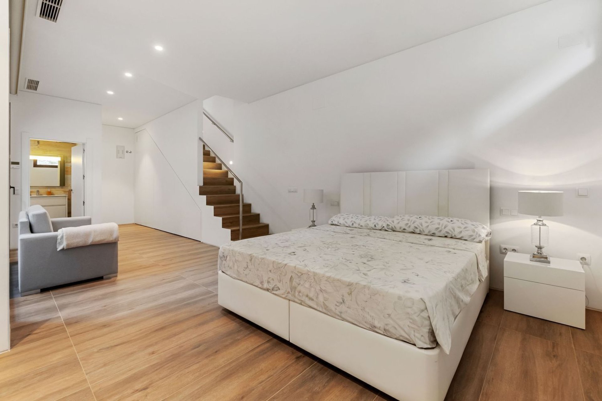 Resale - Villa -
Orihuela - Las Colinas Golf