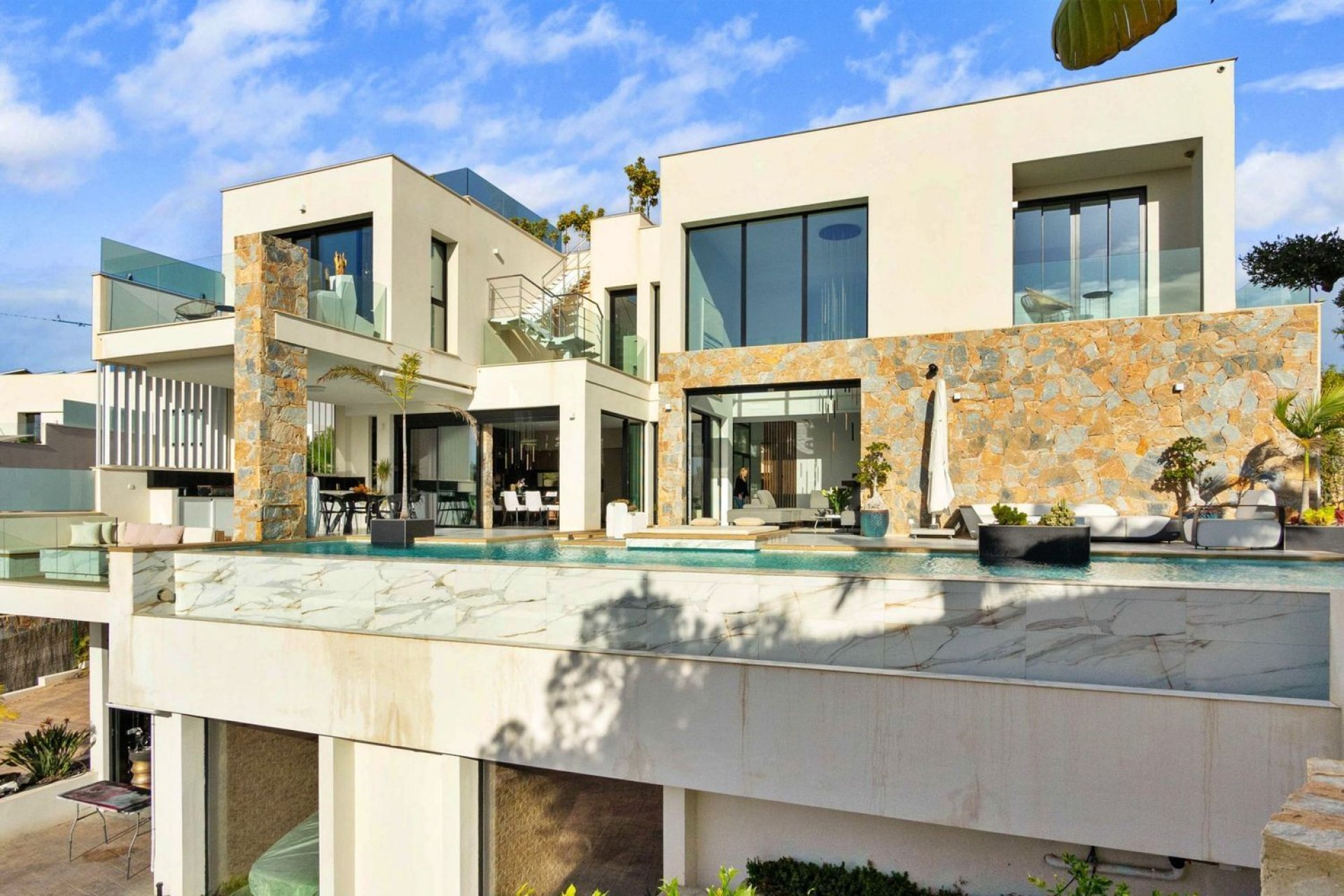 Resale - Villa -
Orihuela - Las Colinas Golf