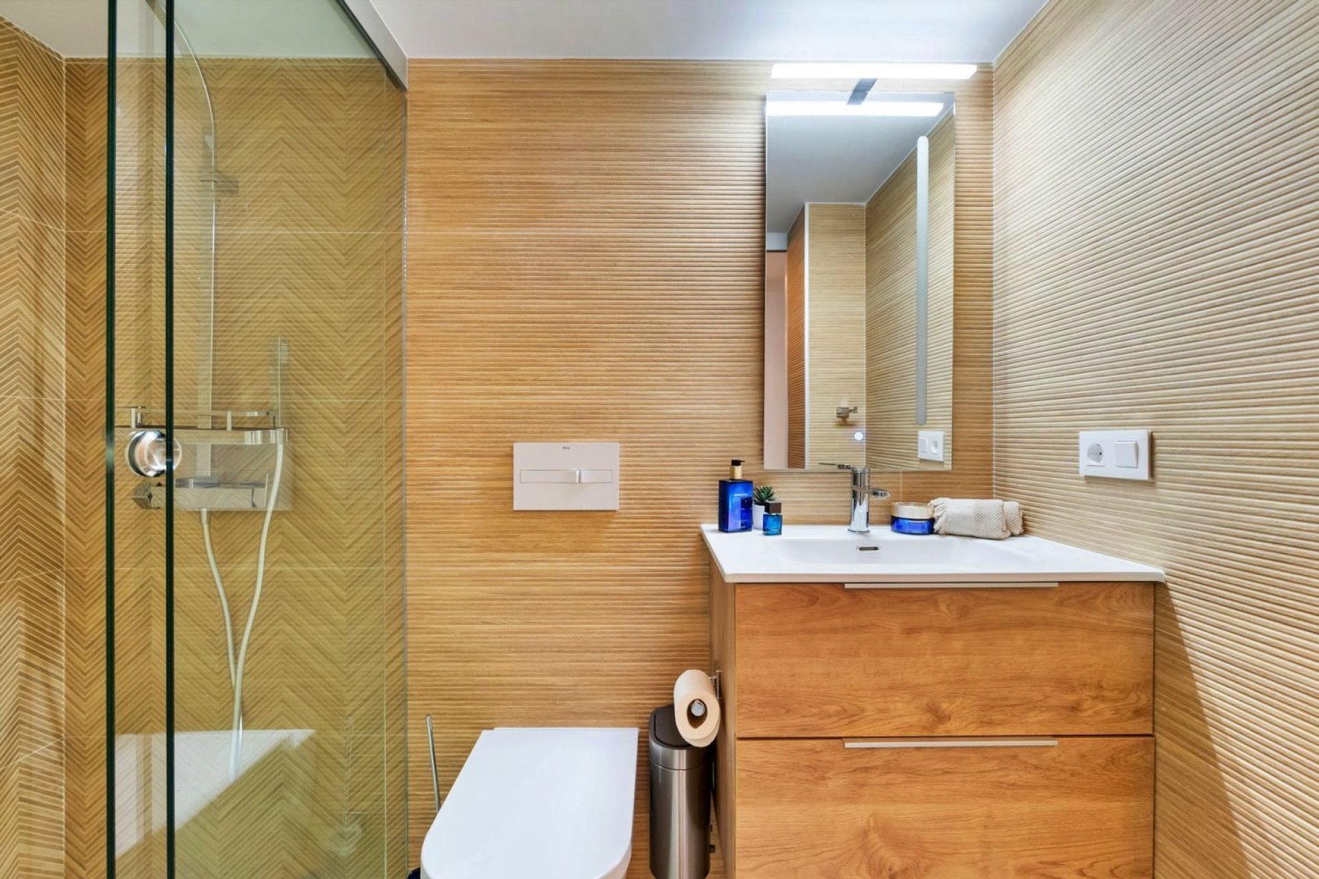 Resale - Villa -
Orihuela - Las Colinas Golf