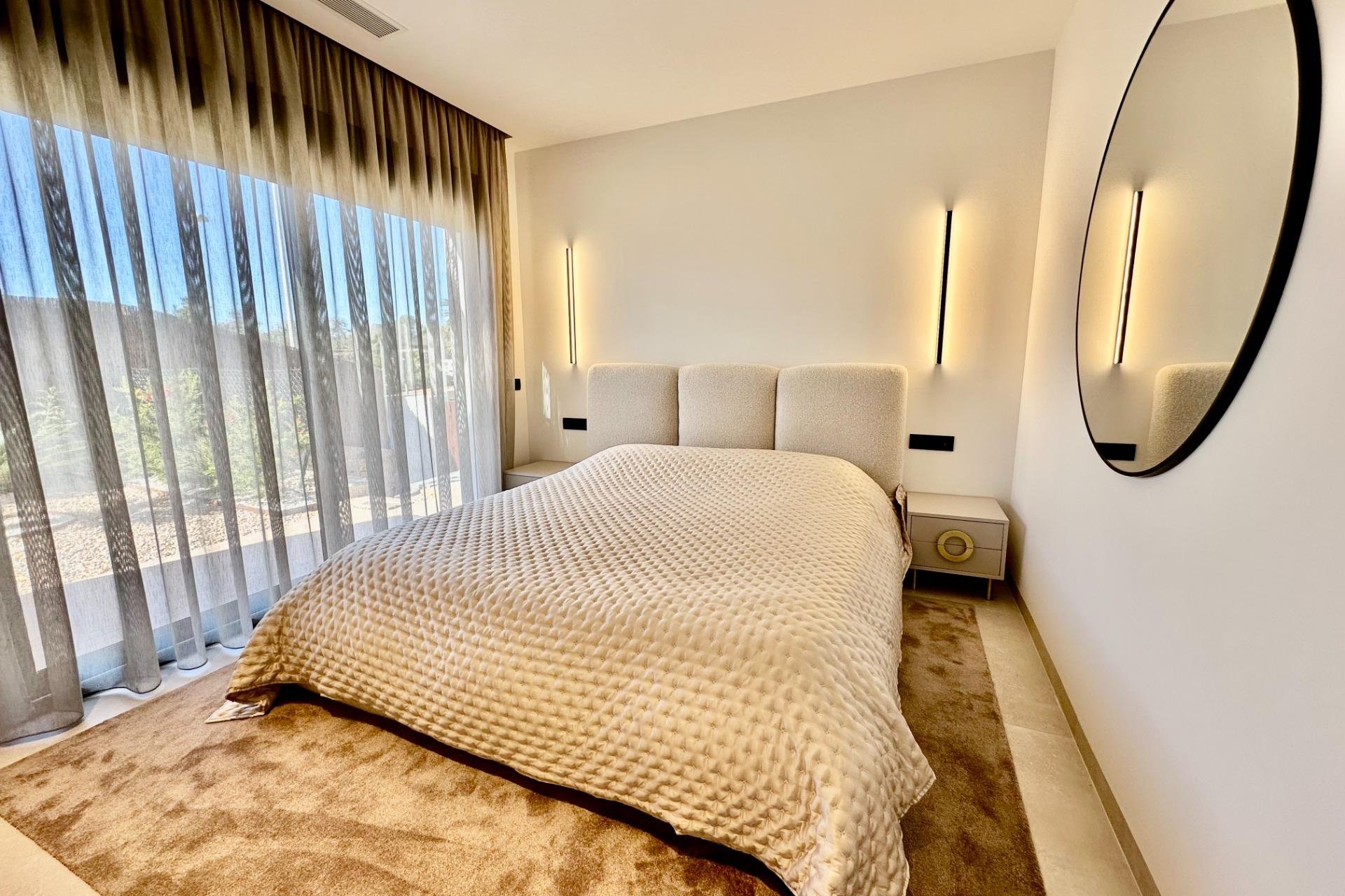 Resale - Villa -
Orihuela - Las Colinas Golf