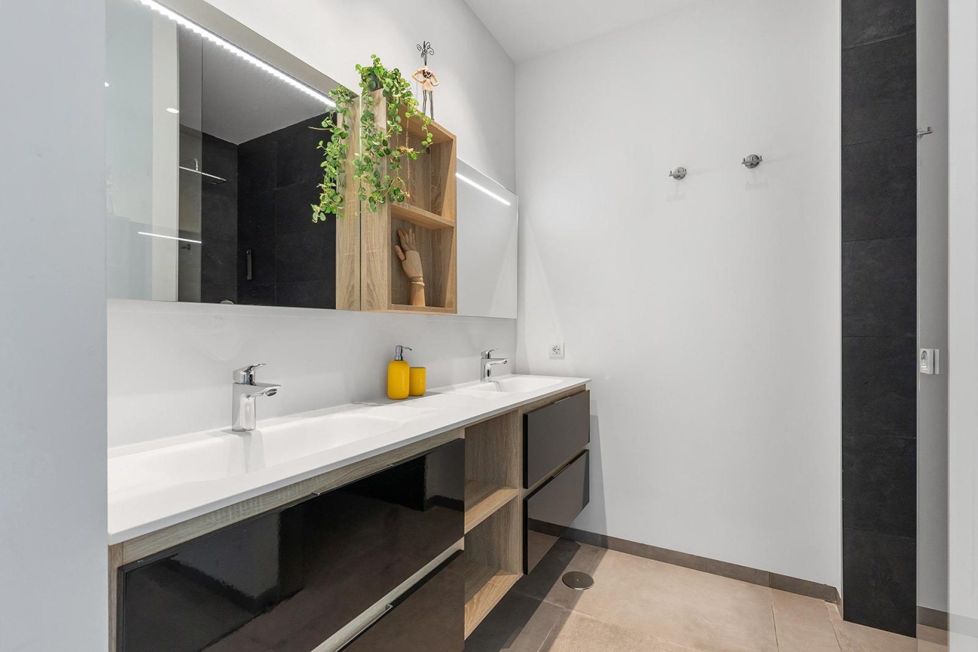 Resale - Villa -
Orihuela - Las Colinas Golf