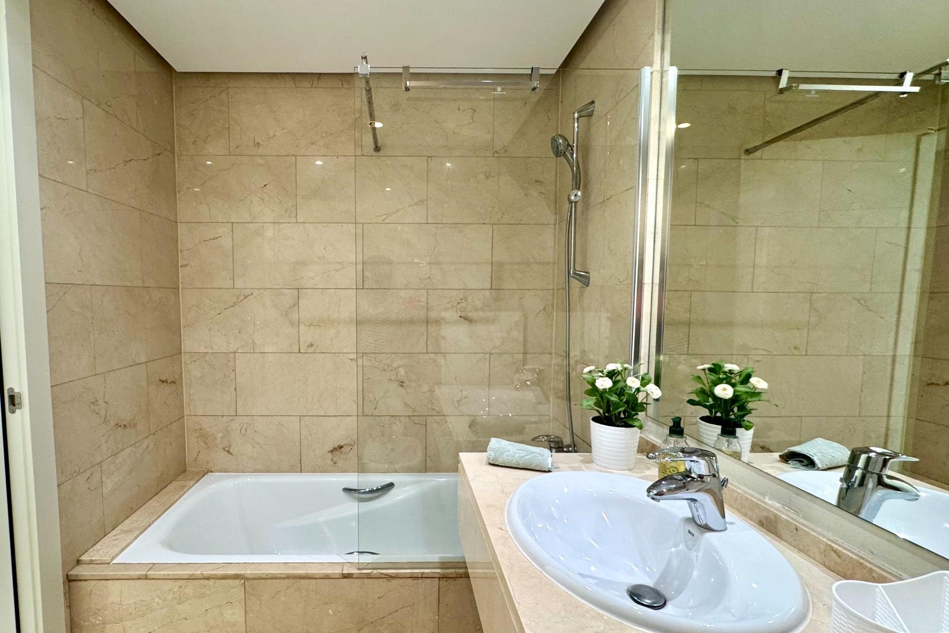 Resale - Villa -
Orihuela - Las Colinas Golf