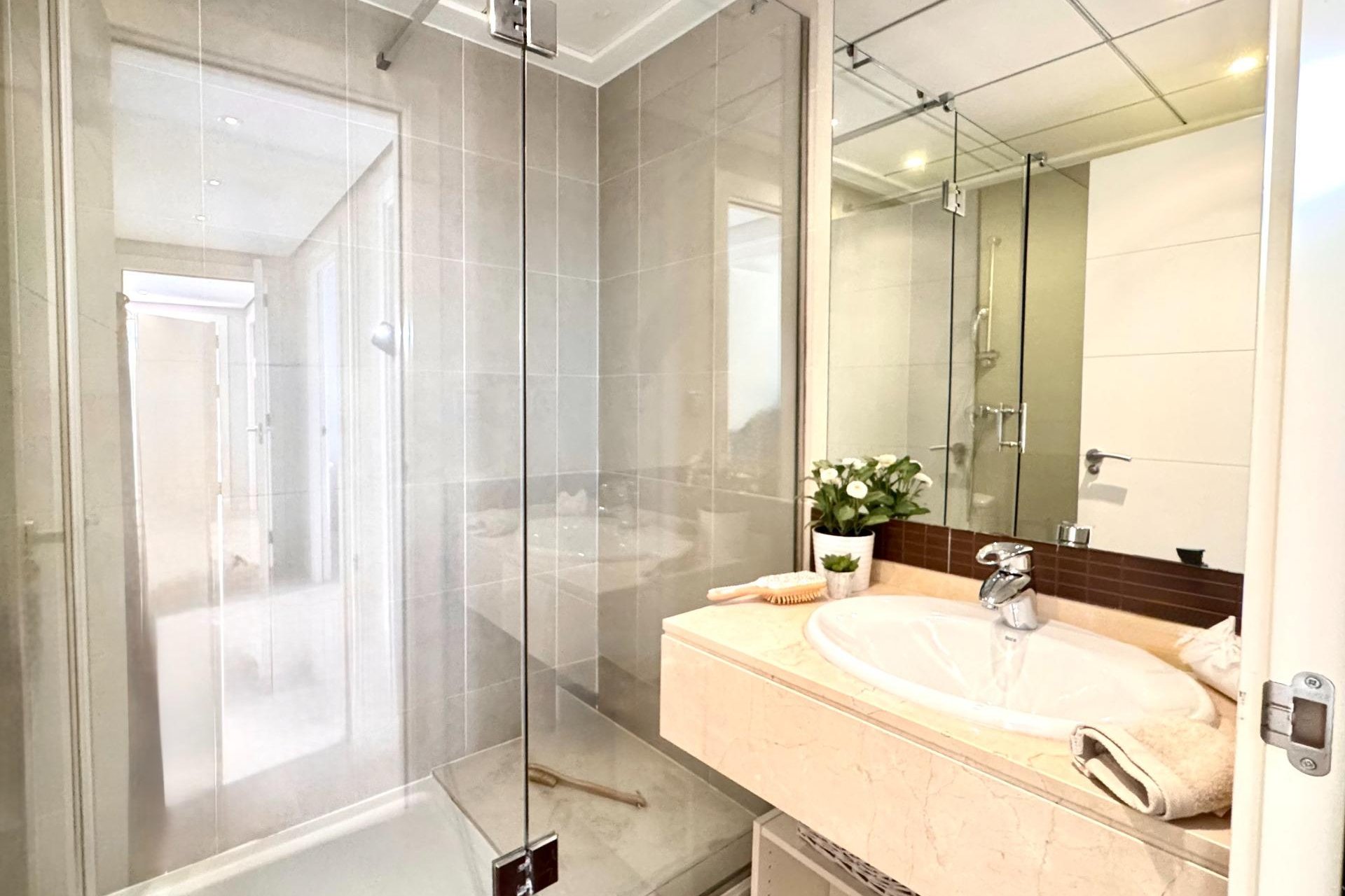 Resale - Villa -
Orihuela - Las Colinas Golf