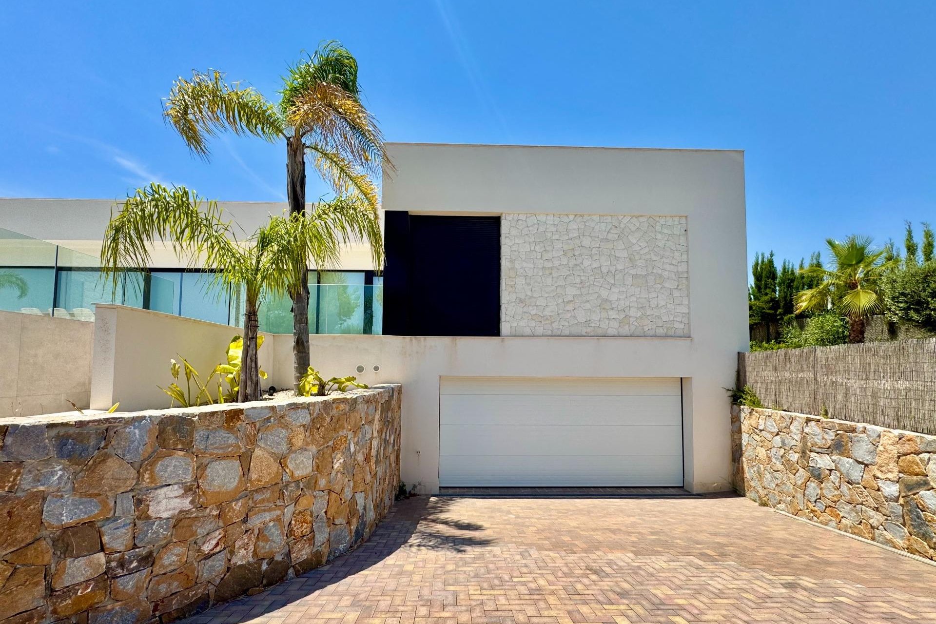 Resale - Villa -
Orihuela - Las Colinas Golf