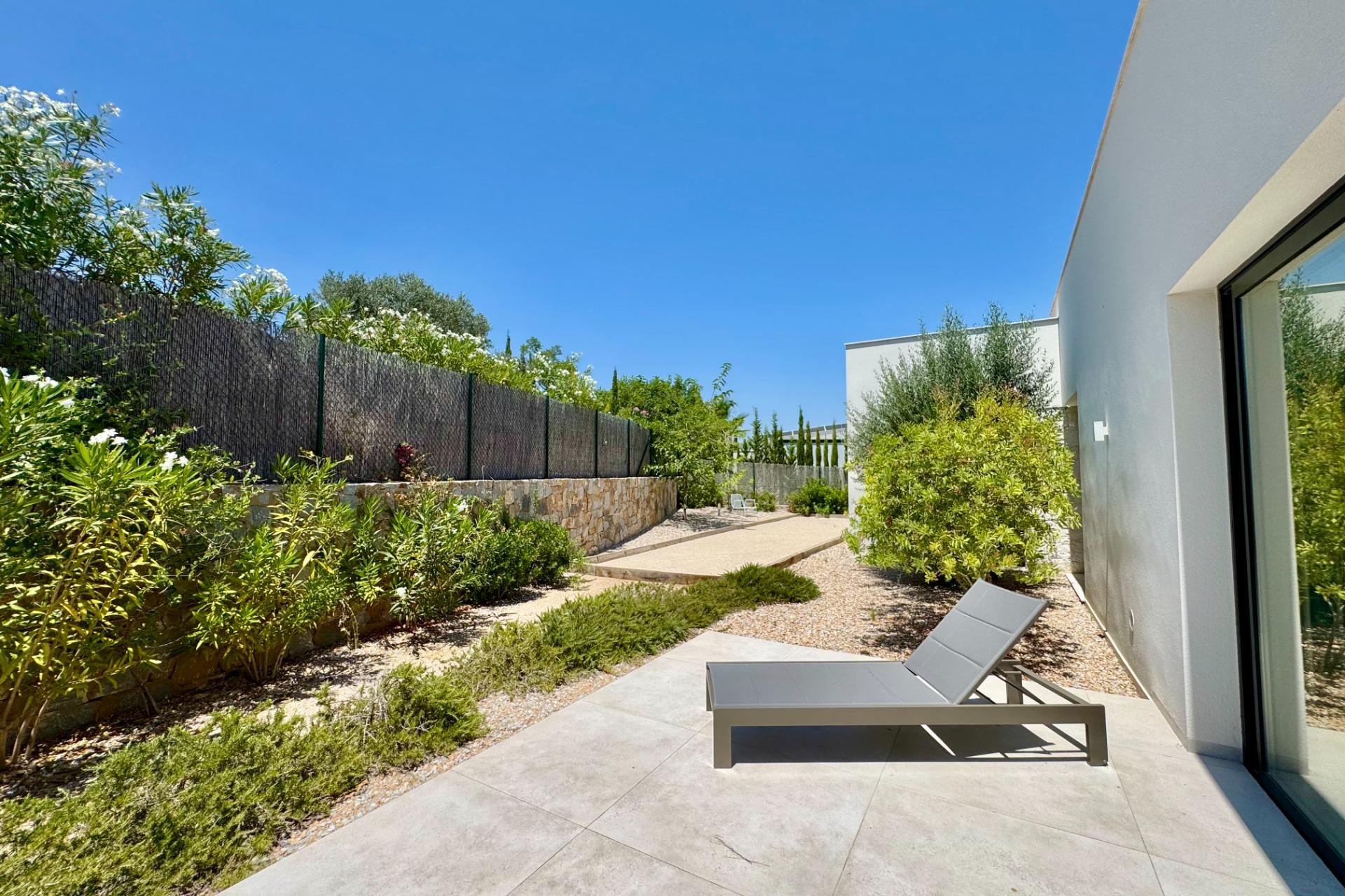 Resale - Villa -
Orihuela - Las Colinas Golf