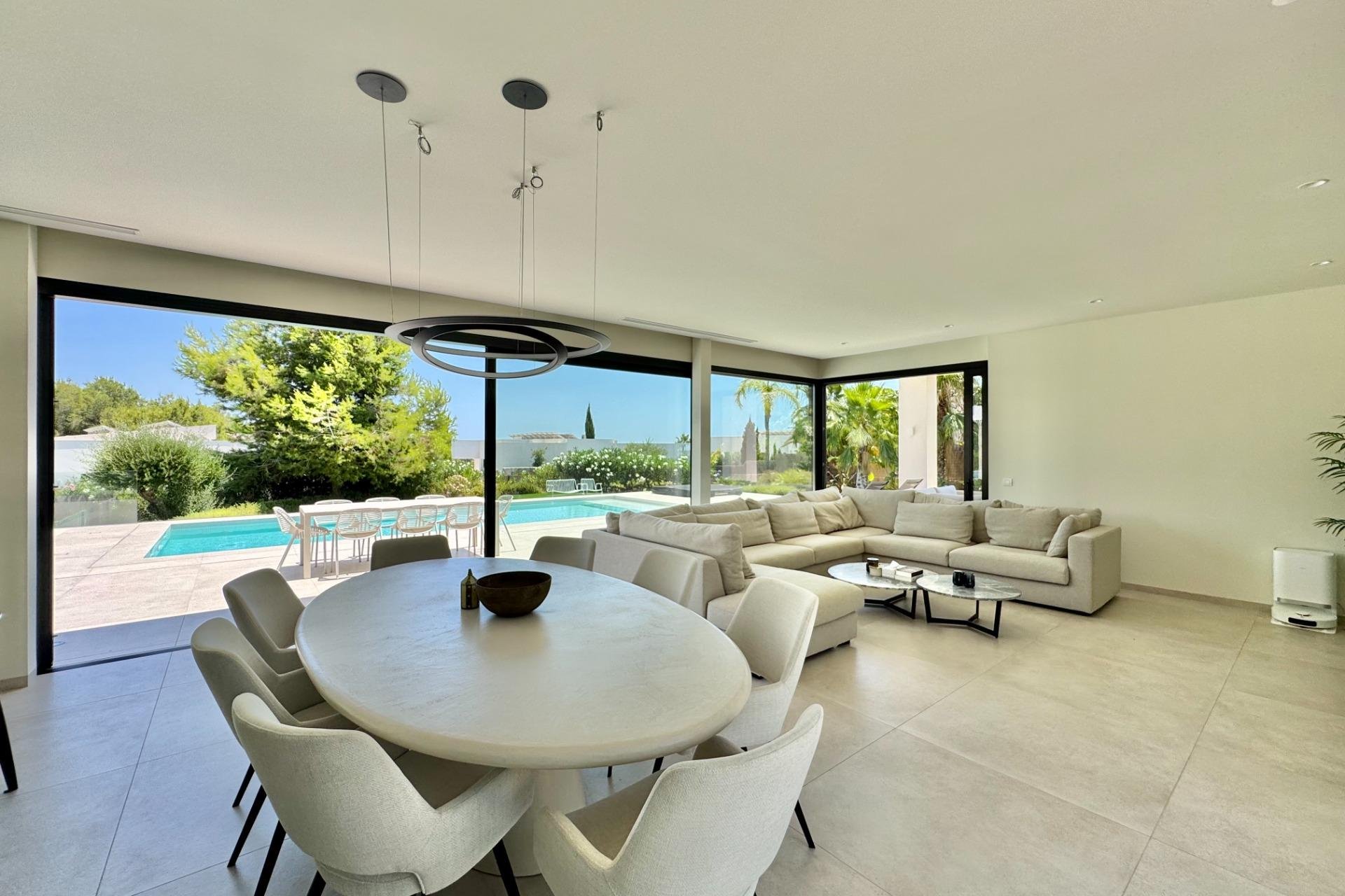 Resale - Villa -
Orihuela - Las Colinas Golf