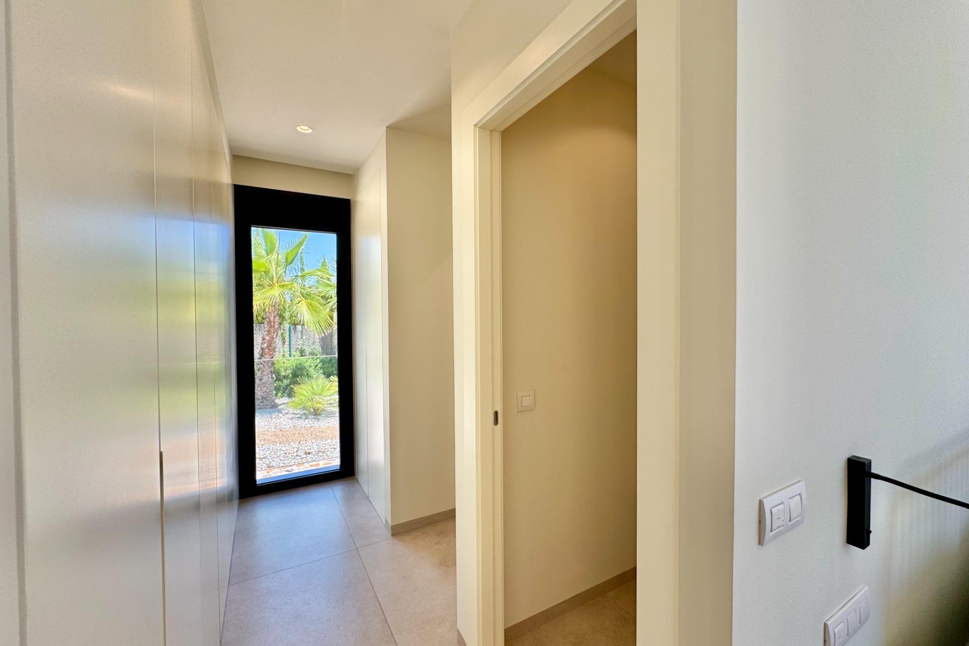 Resale - Villa -
Orihuela - Las Colinas Golf