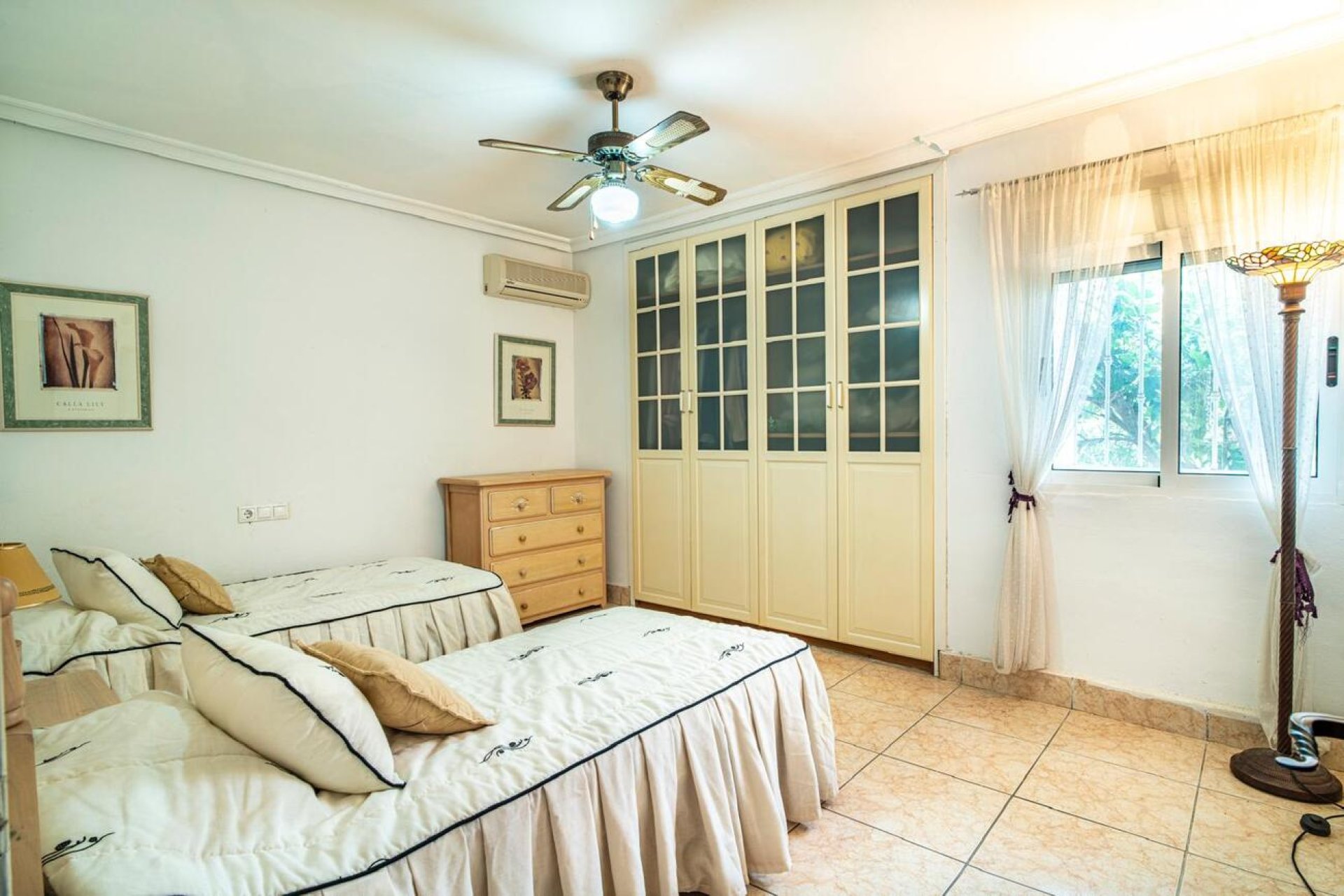 Resale - Villa -
Orihuela