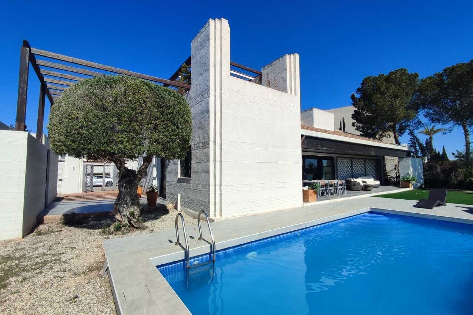 Resale - Villa -
Peraleja Golf - Inland