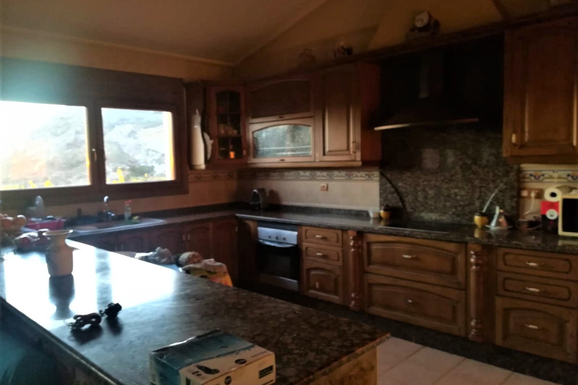 Resale - Villa -
Petrer - Inland