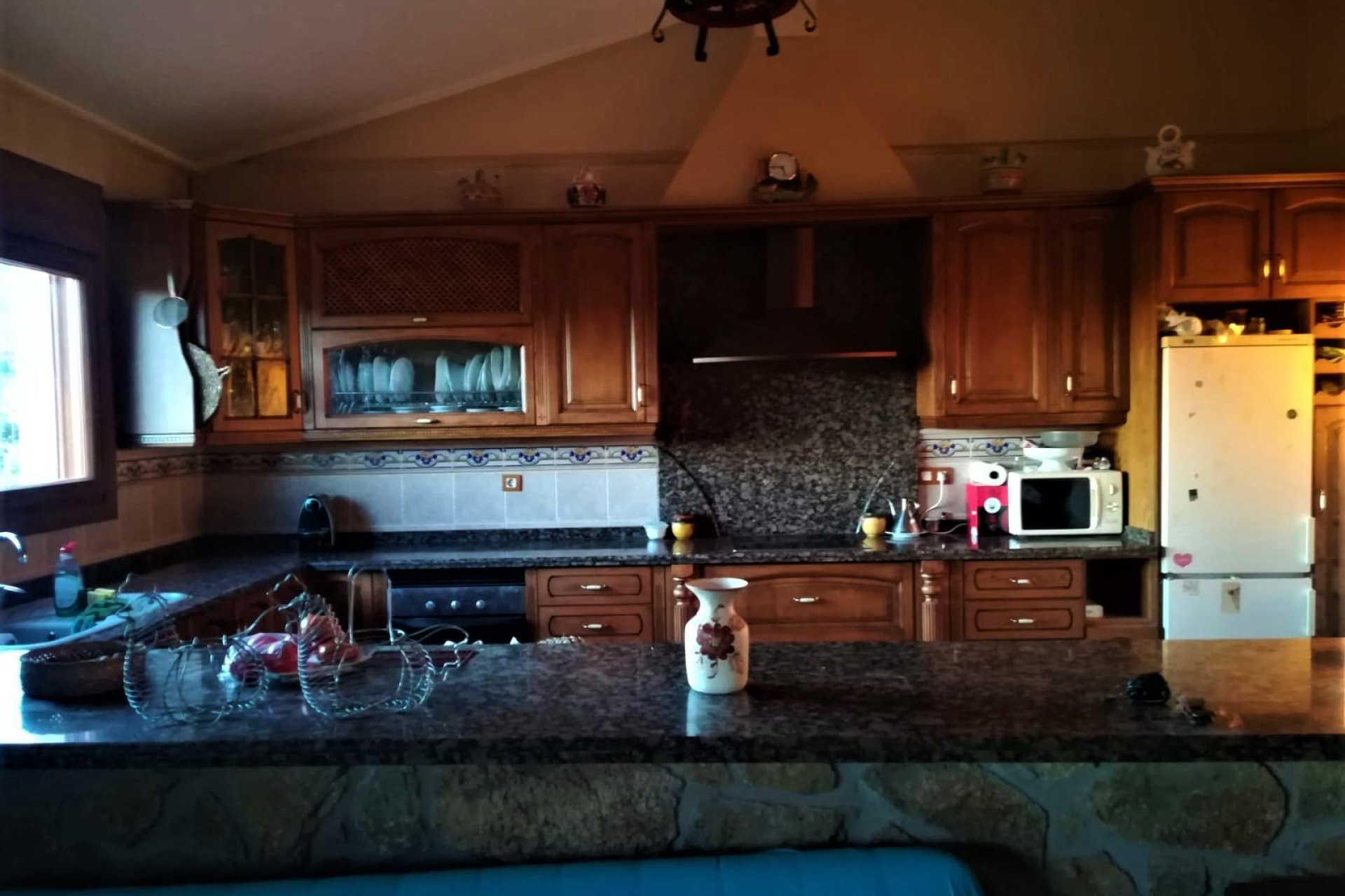 Resale - Villa -
Petrer - Inland