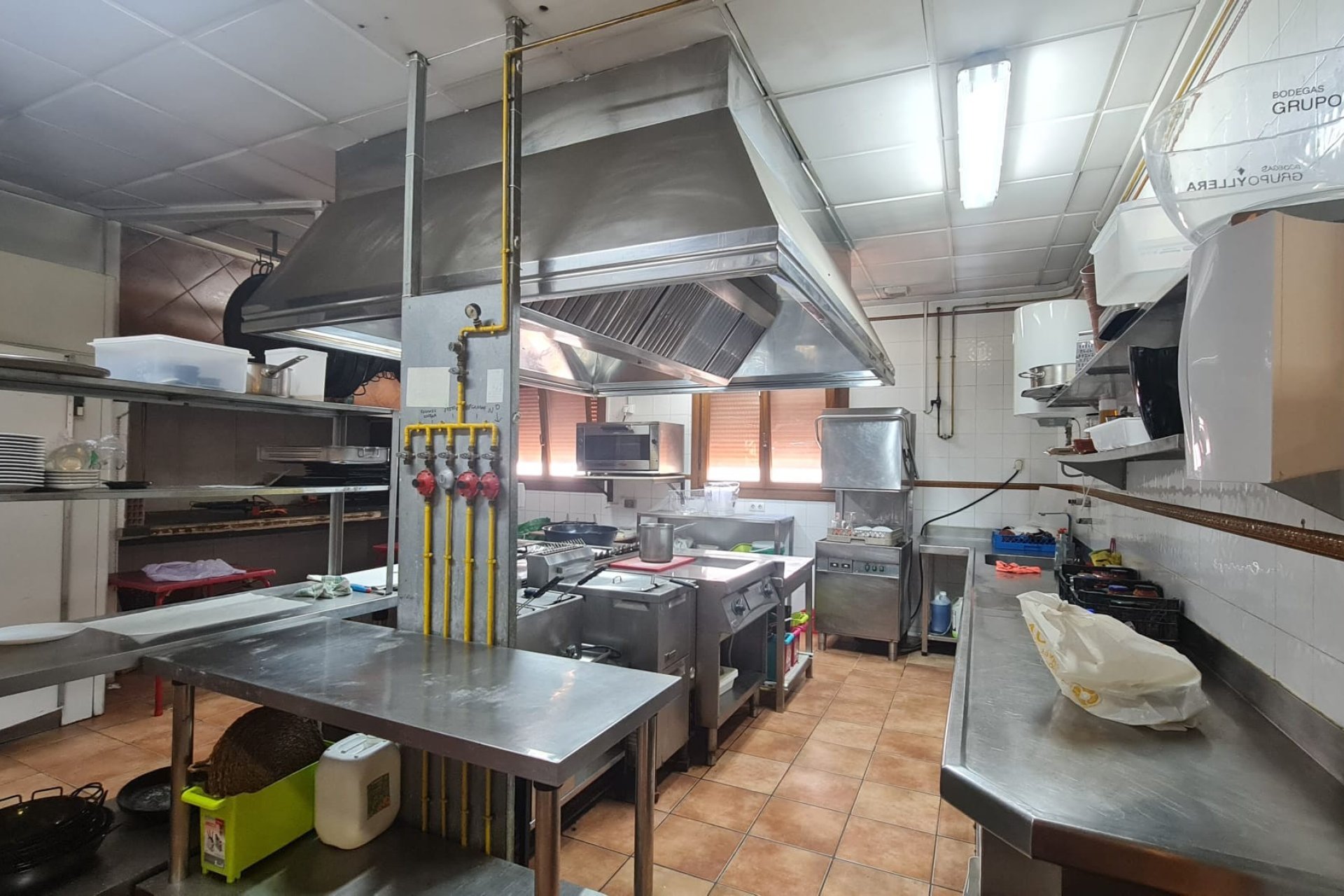 Resale - Villa -
Petrer - Inland