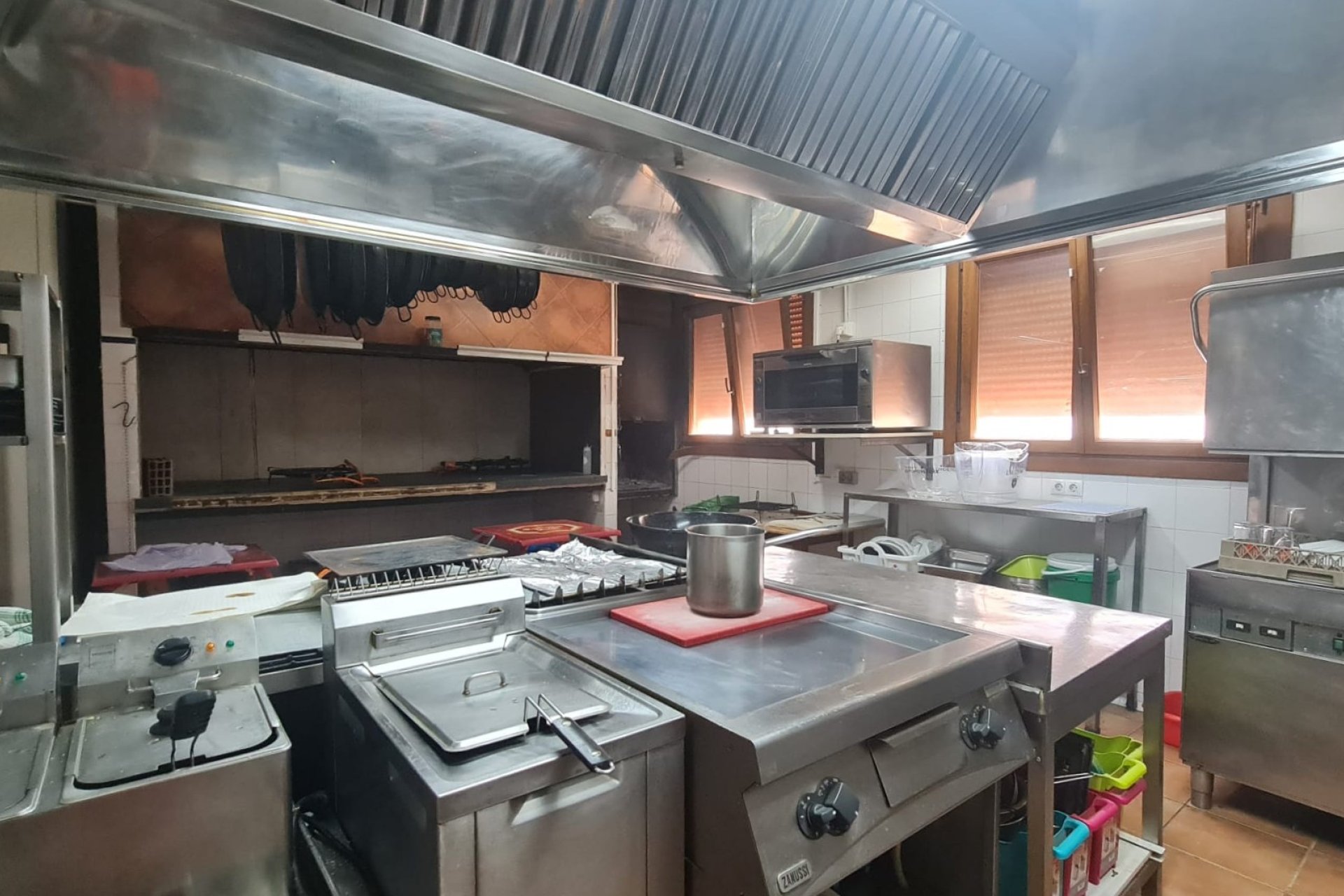 Resale - Villa -
Petrer - Inland