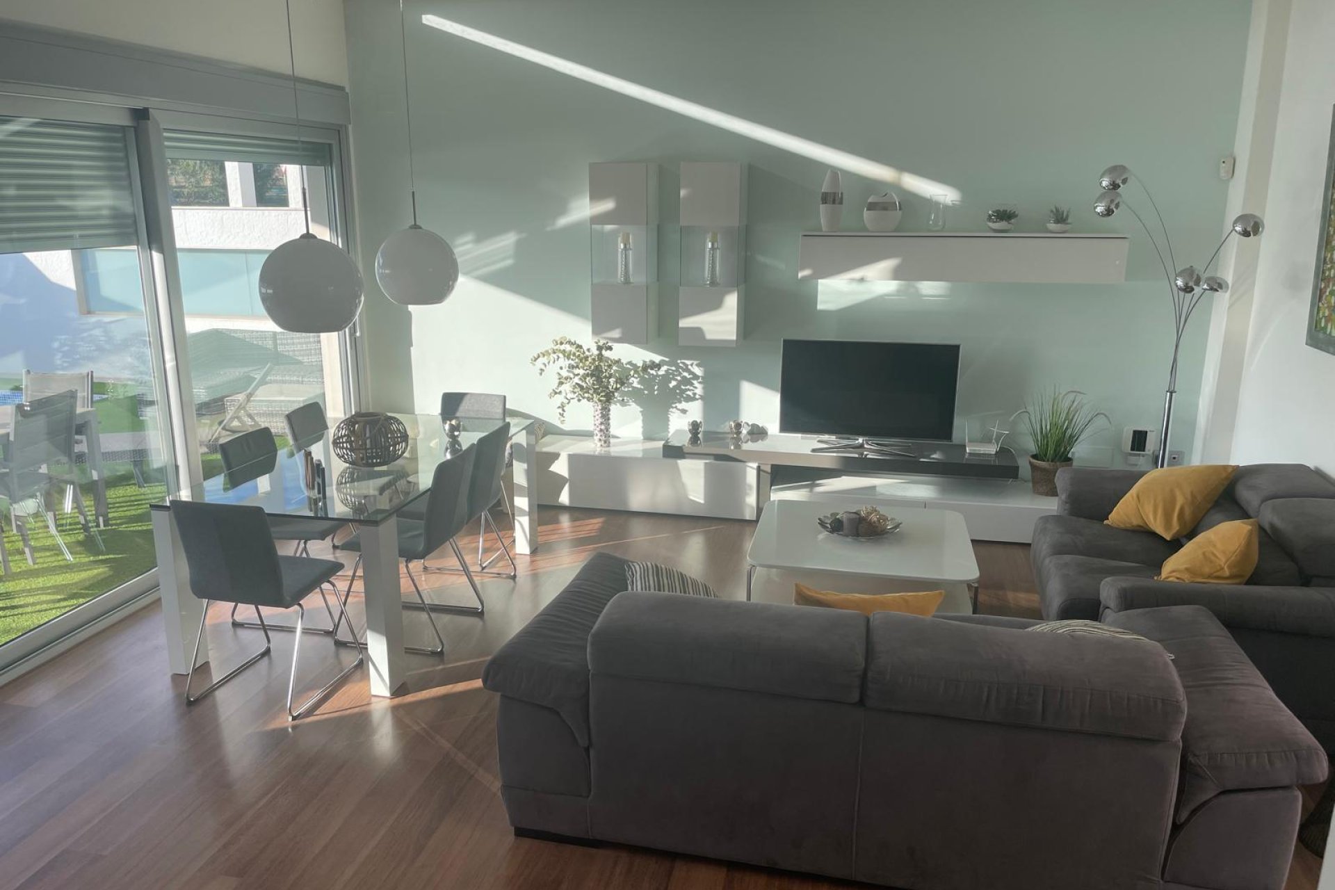 Resale - Villa -
Pilar de la Horadada - Costa Blanca