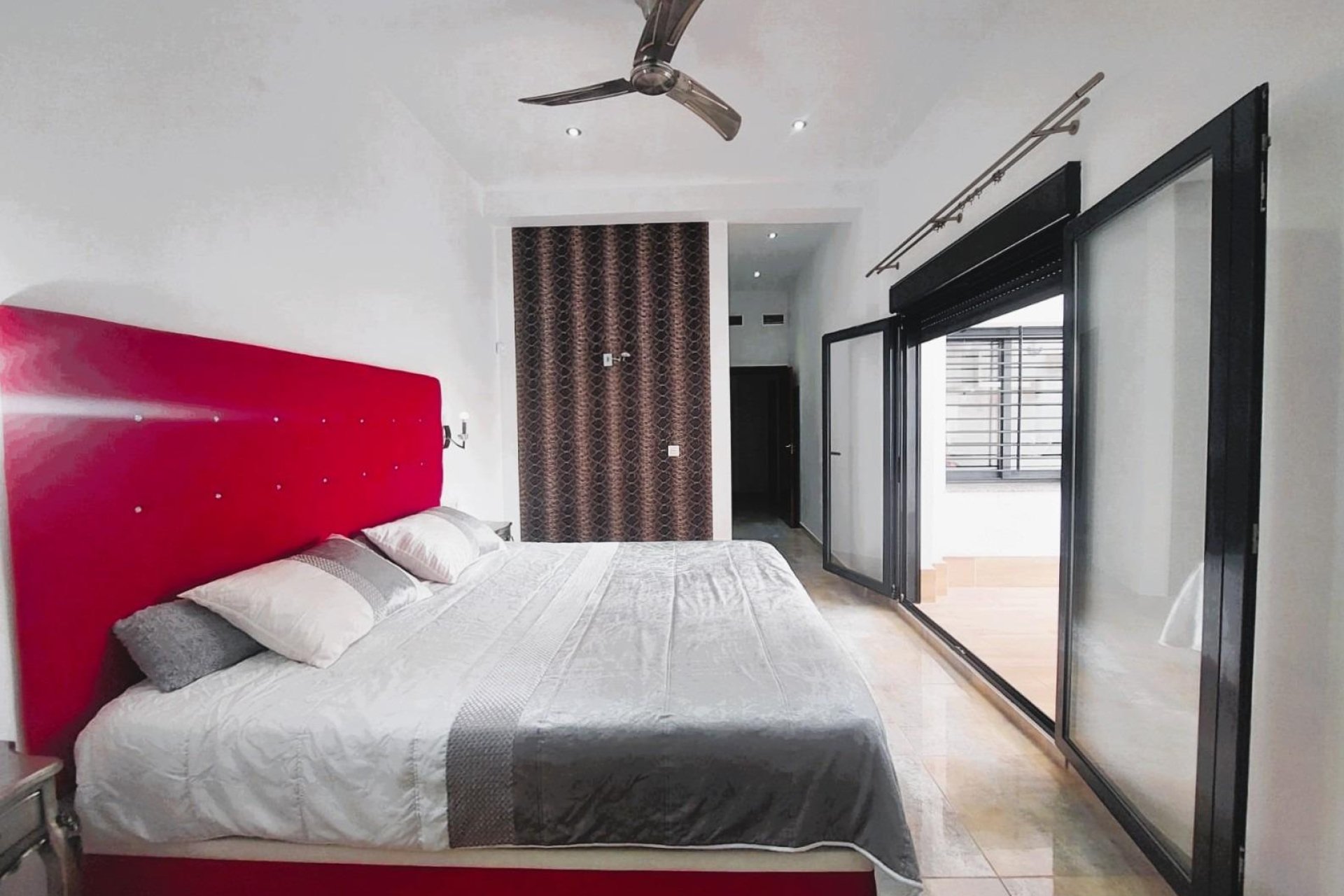 Resale - Villa -
Pilar de la Horadada - Costa Blanca