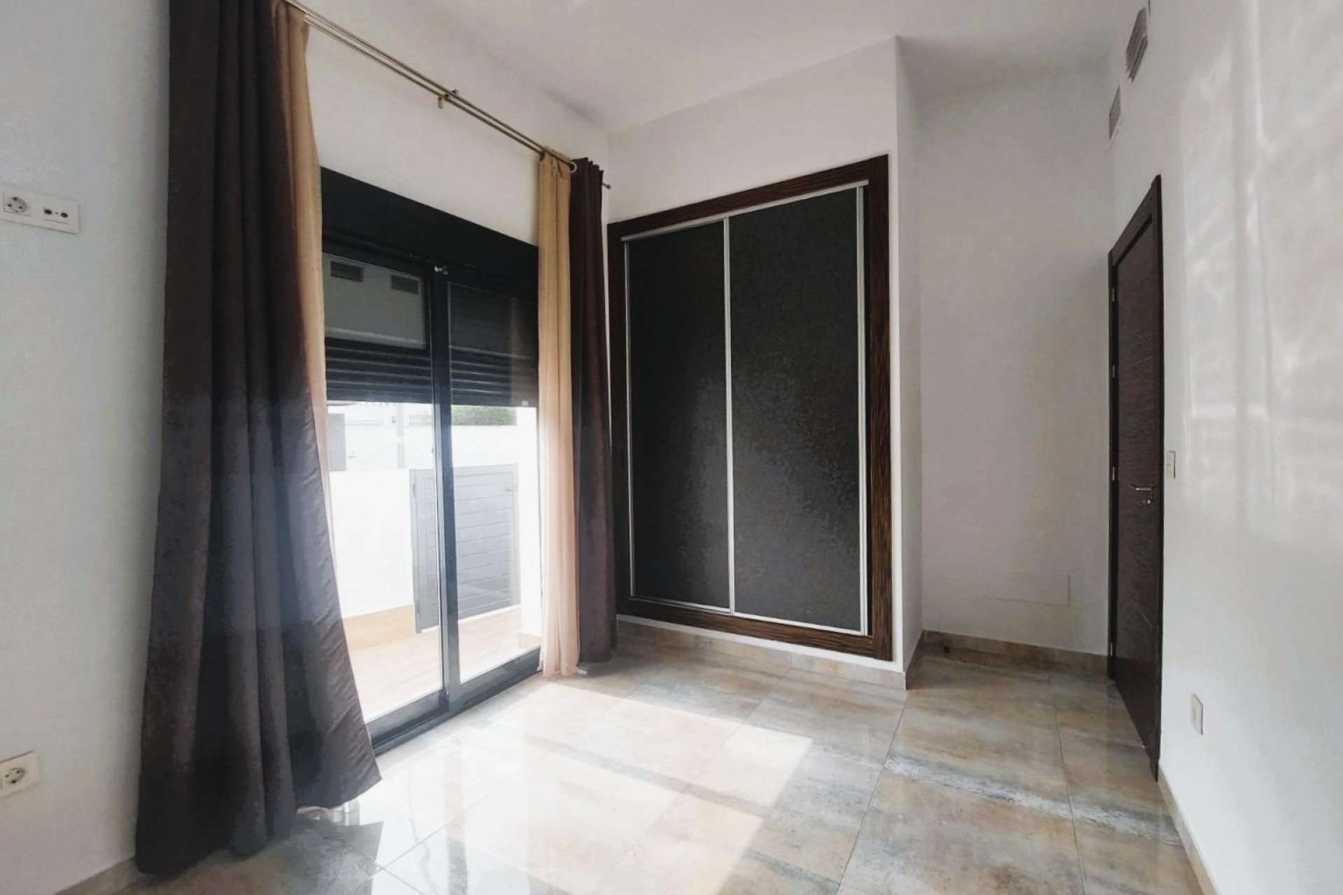 Resale - Villa -
Pilar de la Horadada - Costa Blanca