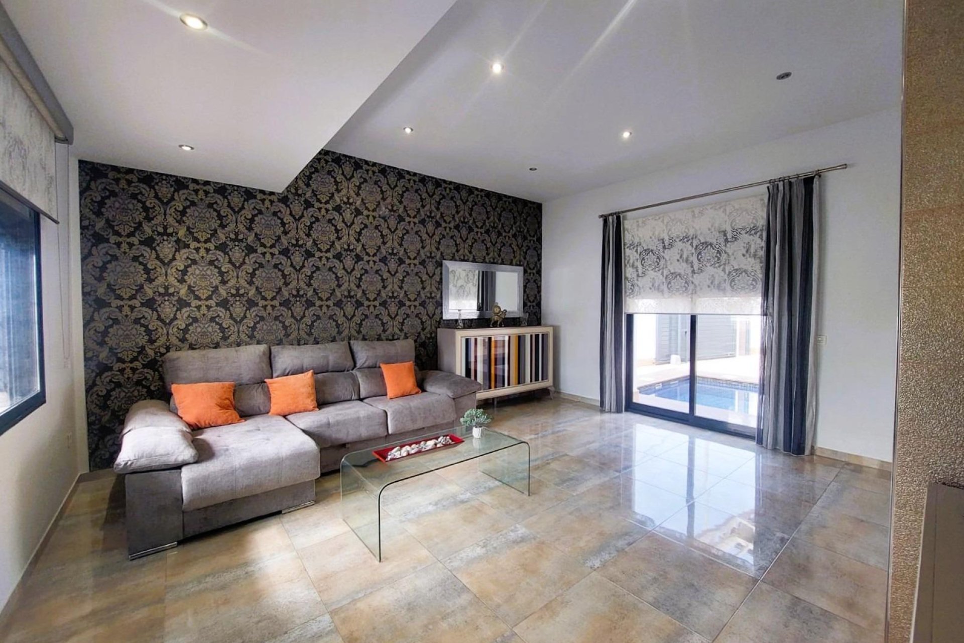 Resale - Villa -
Pilar de la Horadada - Costa Blanca