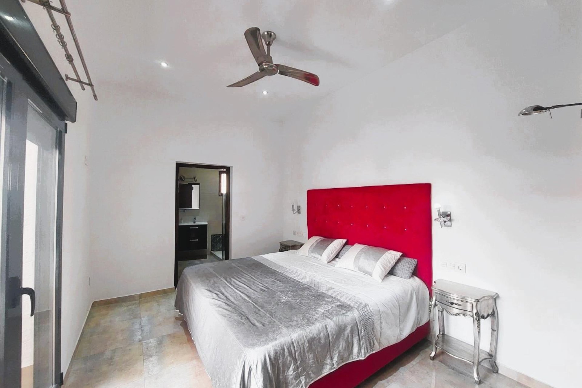 Resale - Villa -
Pilar de la Horadada - Costa Blanca