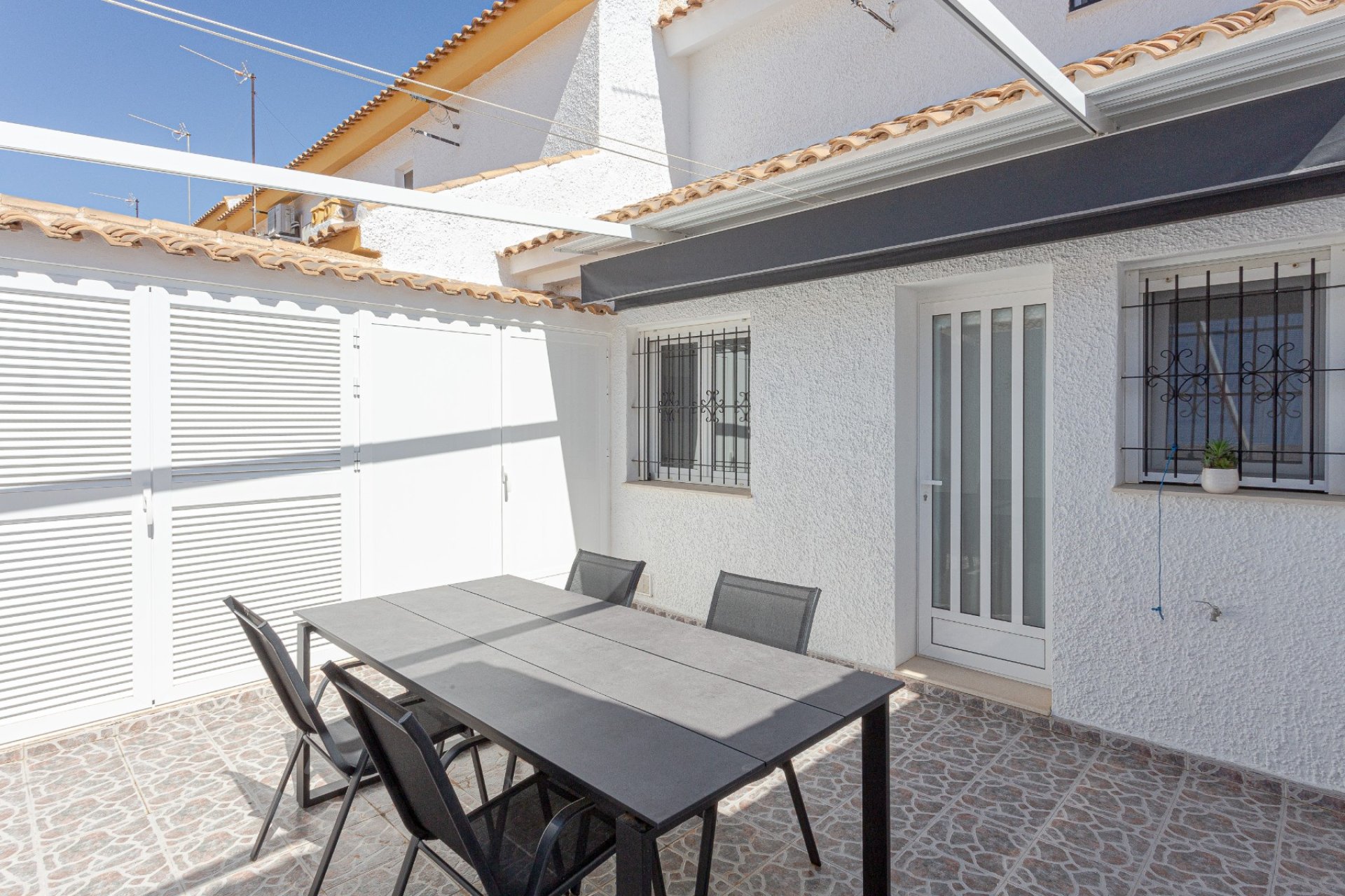 Resale - Villa -
Pilar de la Horadada - Costa Blanca